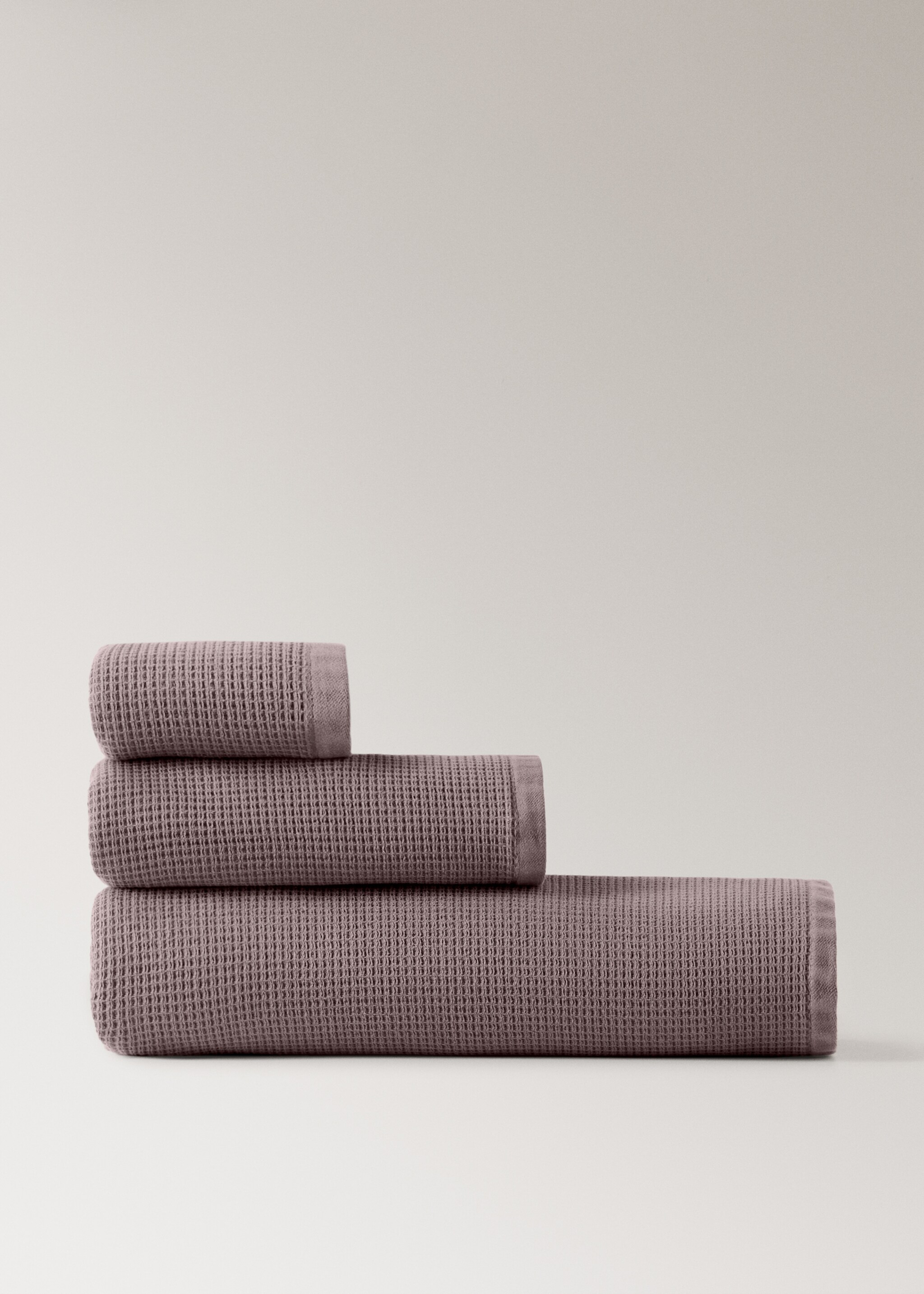 Reversible cotton bath towel - Article without model, Blackberry. Ref: 17021601-00.