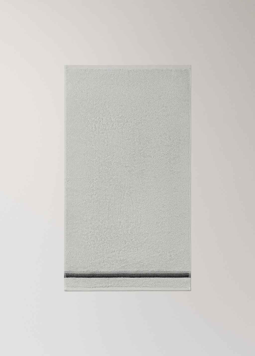 Washbasin towel with striped trim