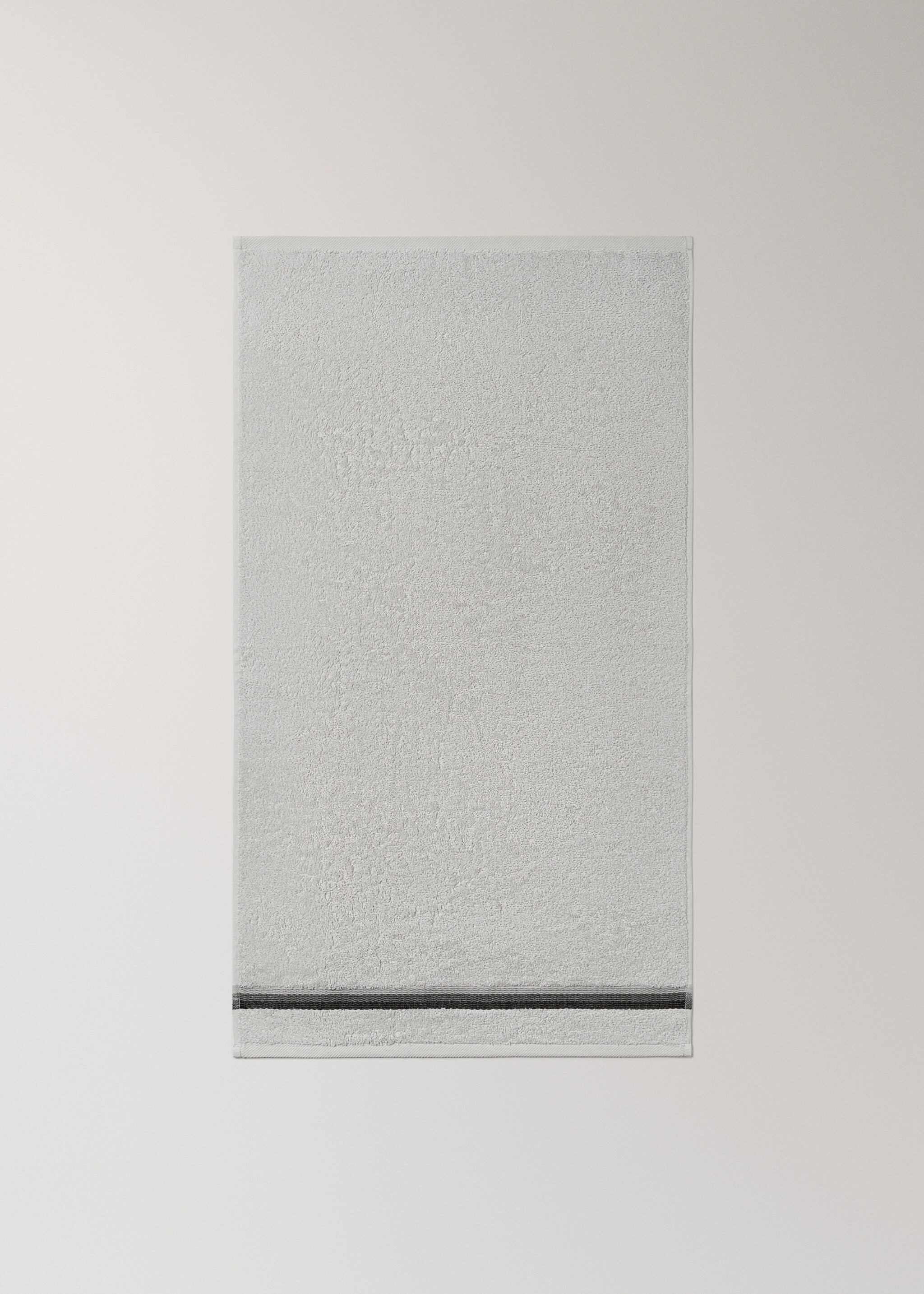 Washbasin towel with striped trim - Details of the article 3, Light Heather Grey. Ref: 17021603-00.