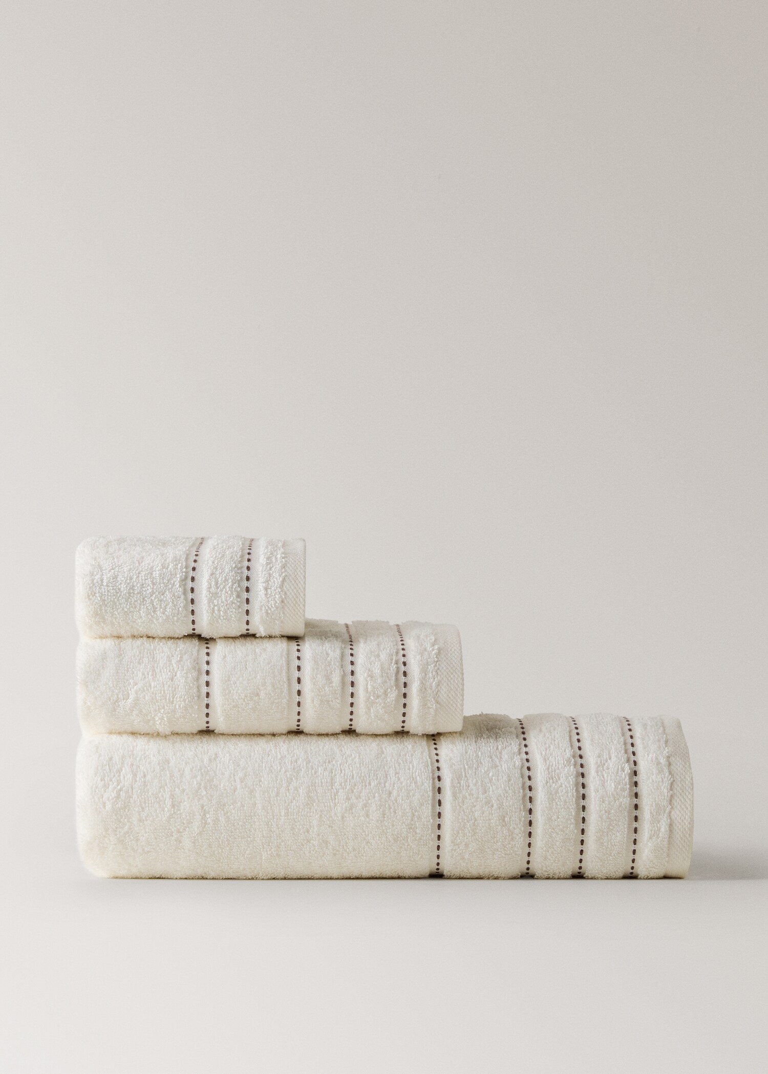 Cotton embroidered dot hand towel - Article without model