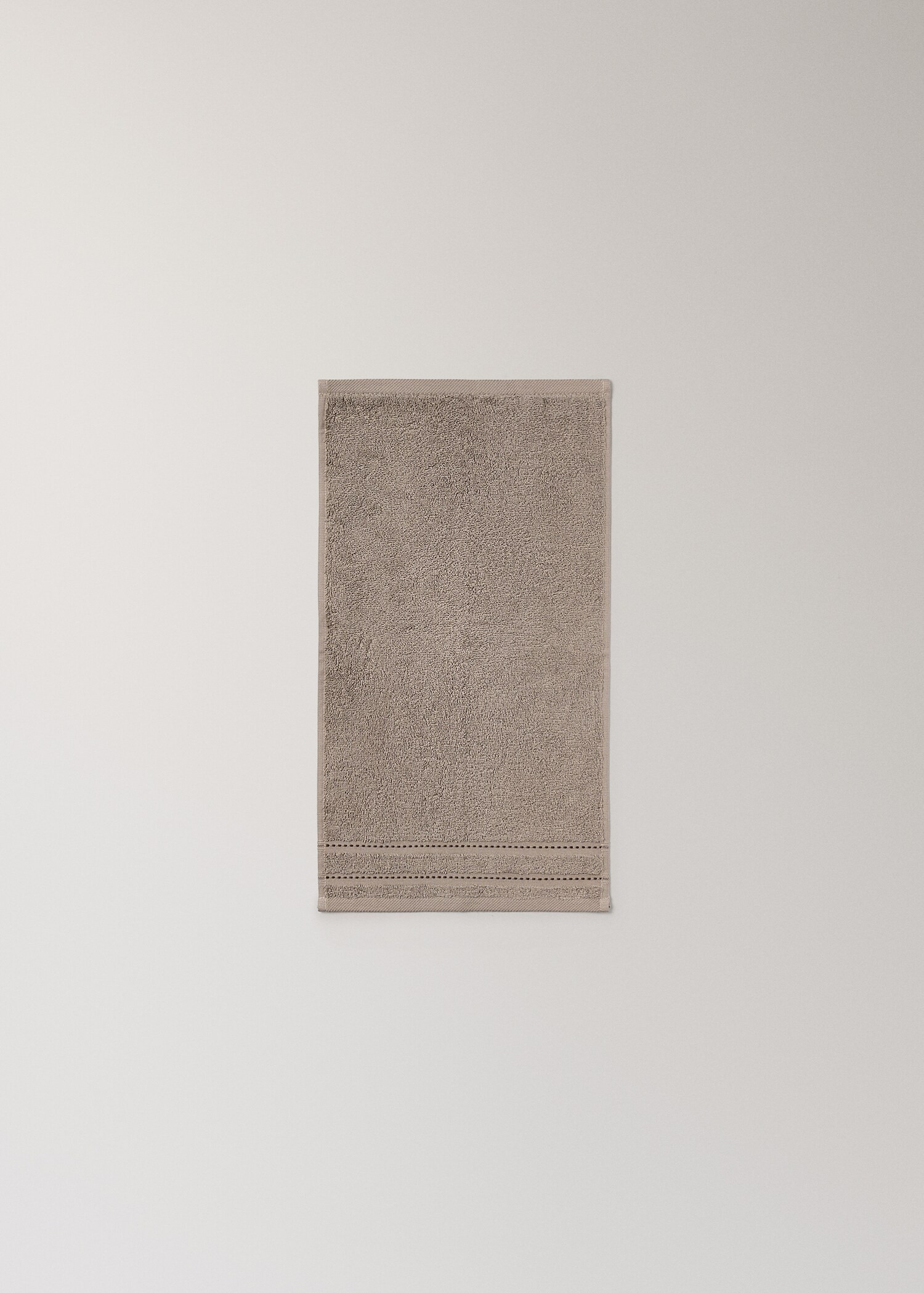 Cotton guest towel with embroidered dots - Details of the article 3