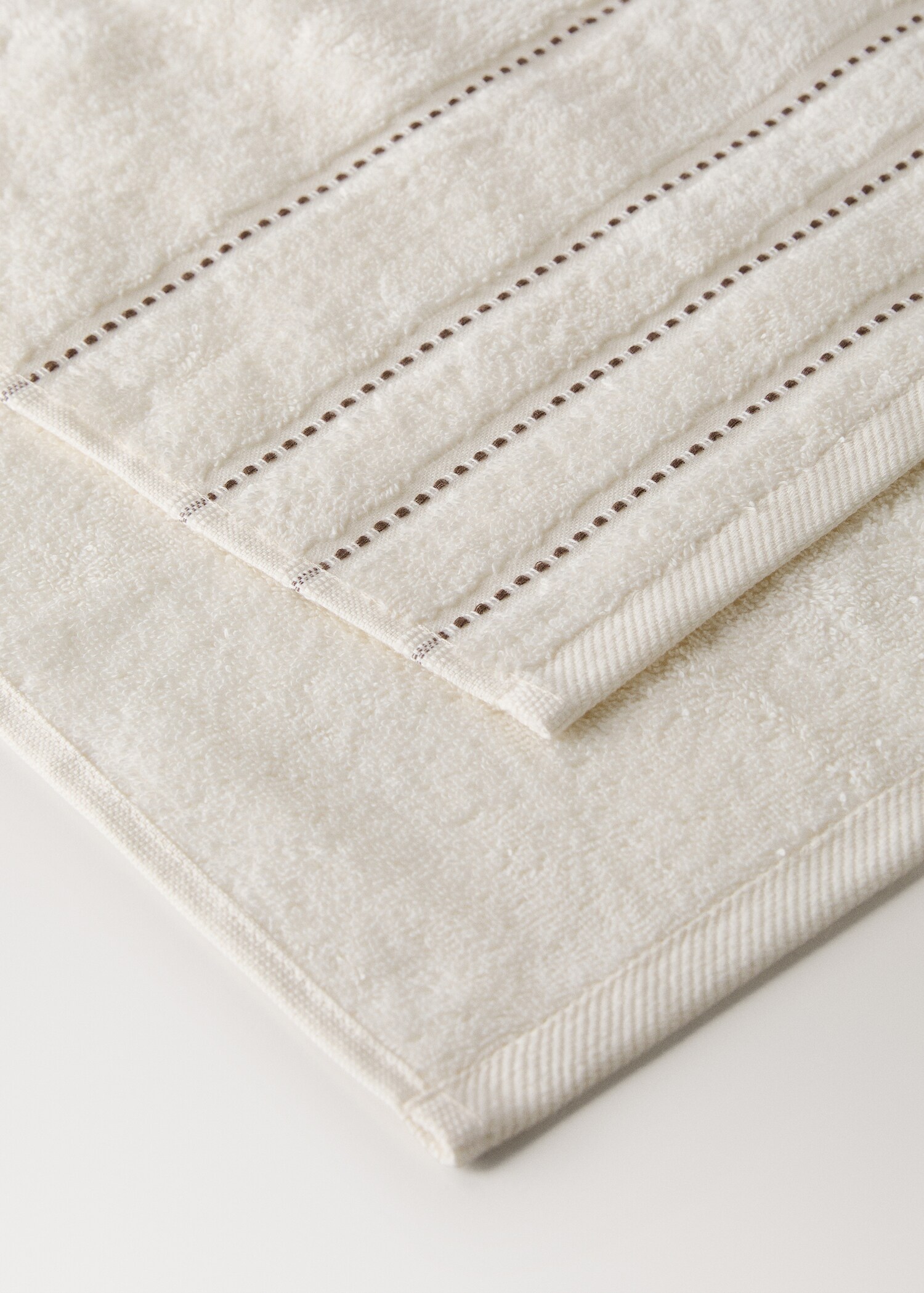 Katoenen handdoek met stippelborduursel - Detail van het artikel 1