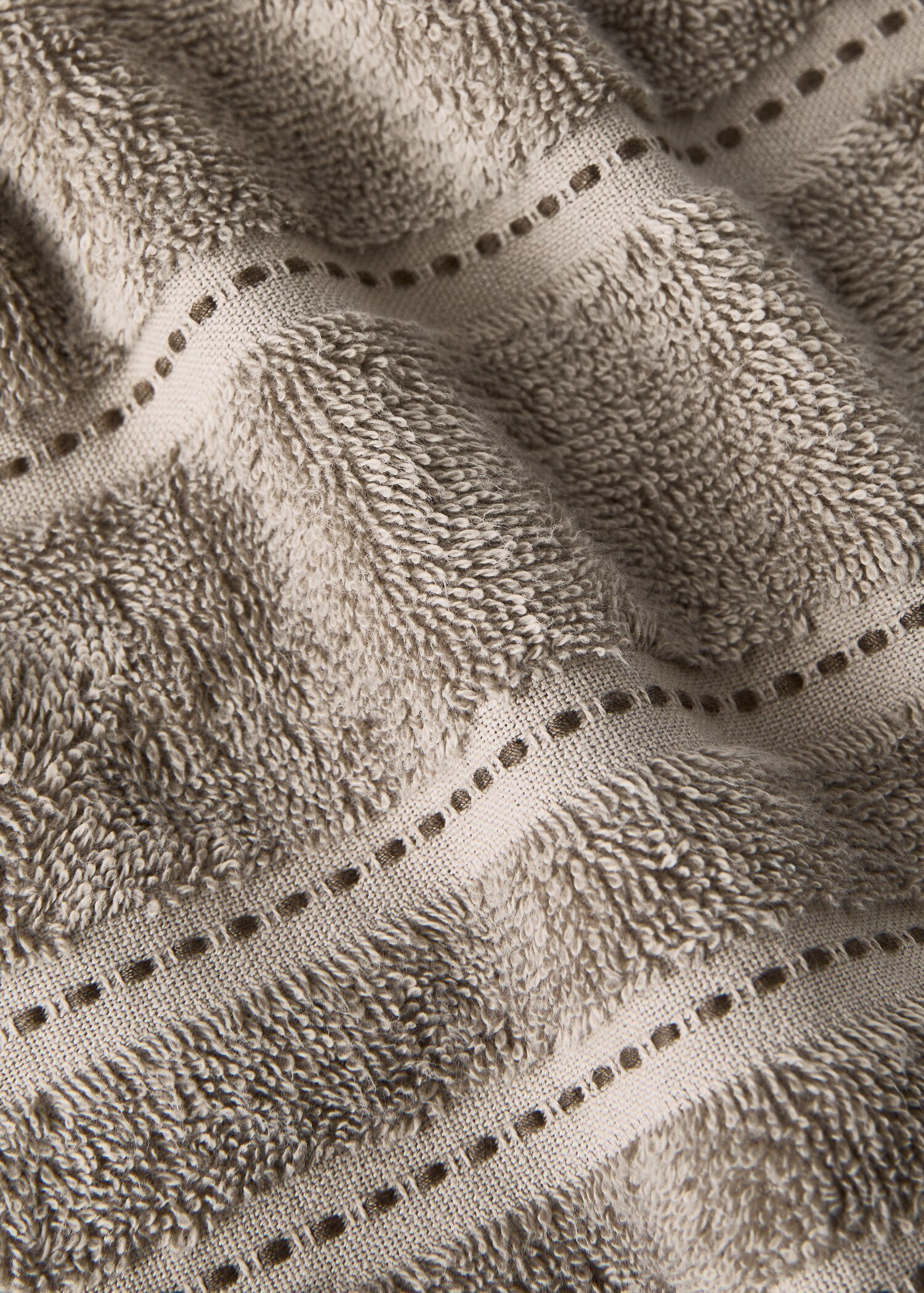Katoenen handdoek met stippelborduursel - Detail van het artikel 1