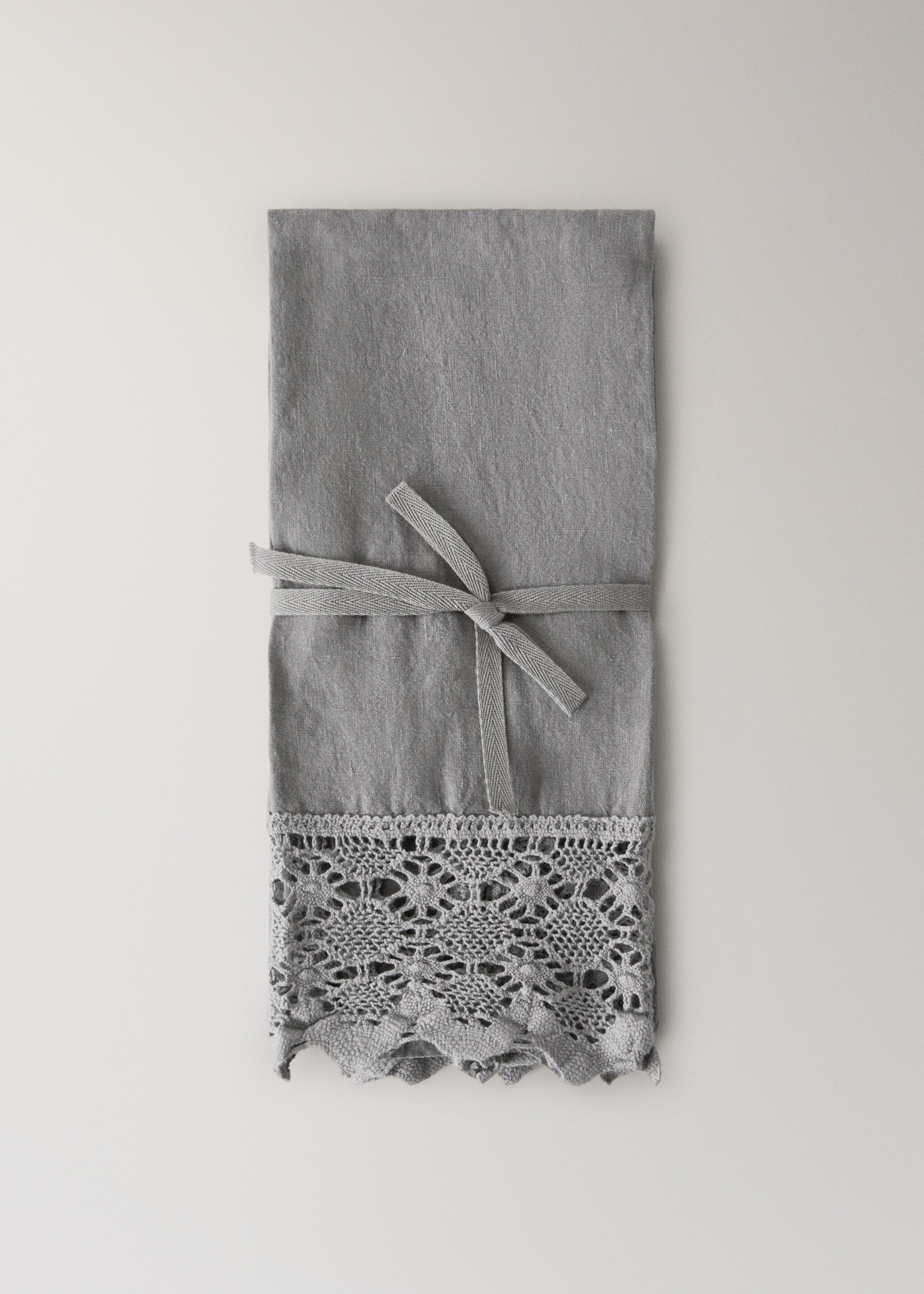 Serviette lin finition dentelle - Détail de l'article 2, Gris. Ref: 17021608-00.