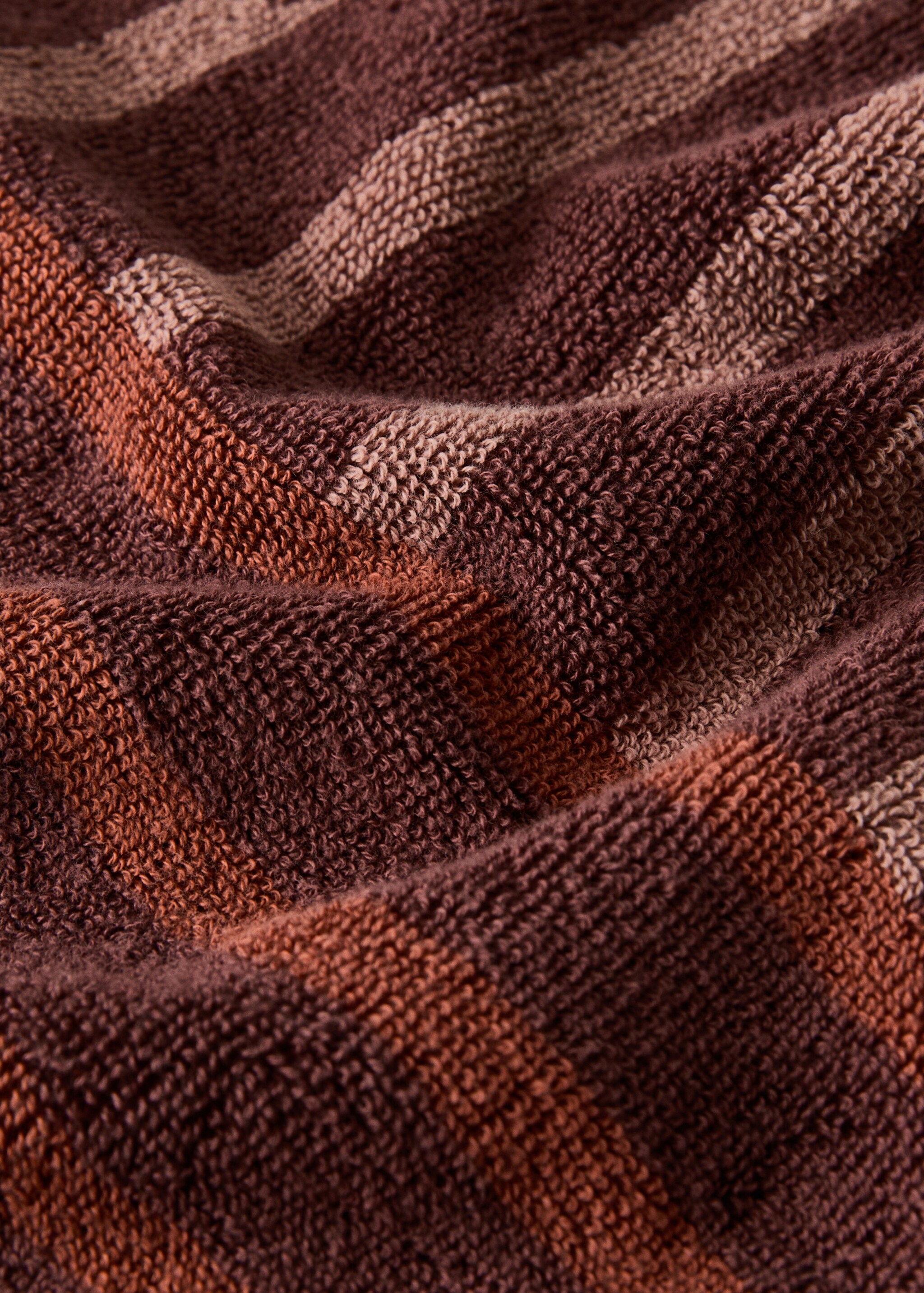 Serviette de bain en coton rayée bicolore - Détail de l'article 1, Orange brûlé. Ref: 17021619-00.