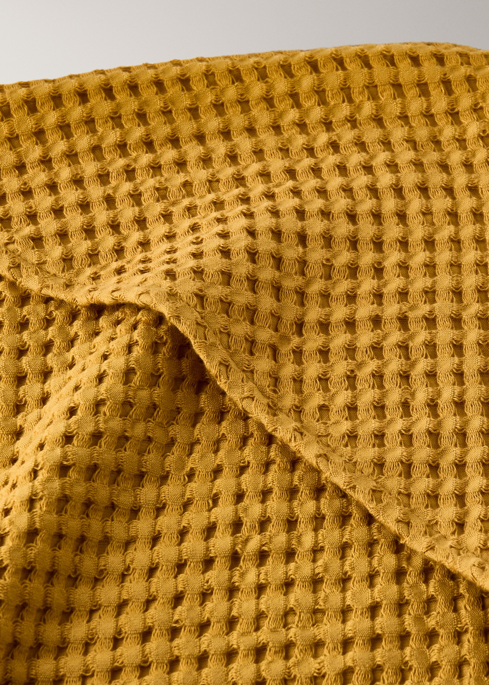 Children's waffle cotton bath cape - Details of the article 2, Mustard. Ref: 17021627-00.