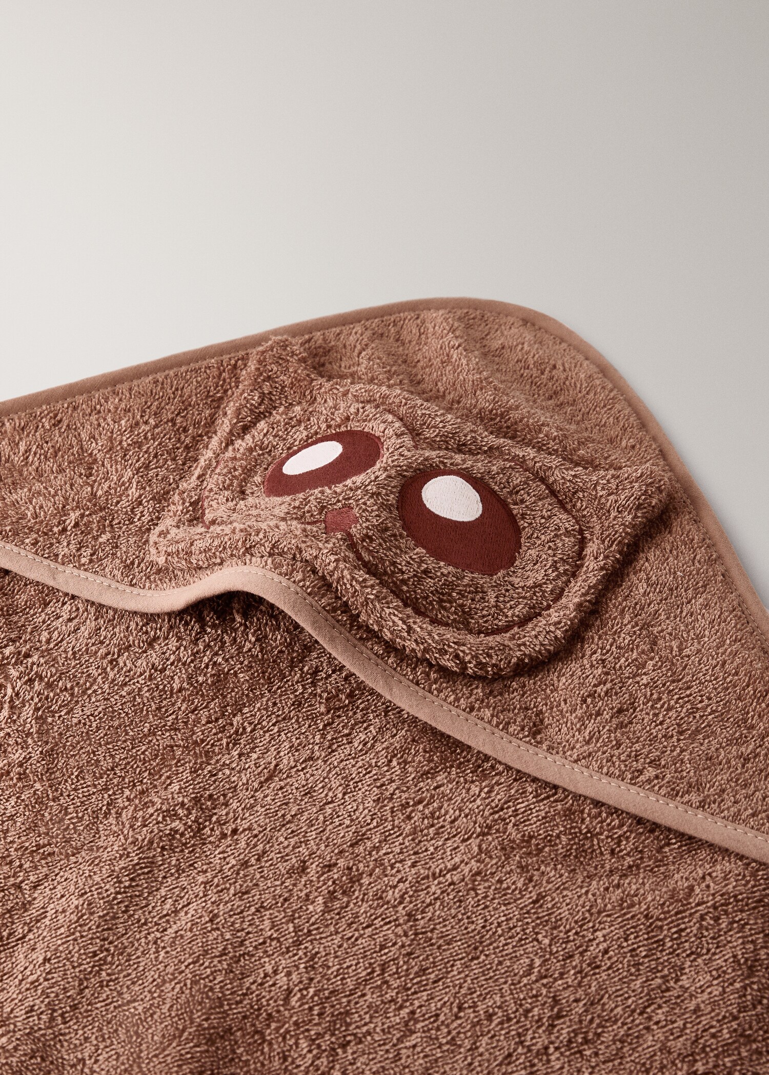 Children's terry cotton bath towel with owl design - Details of the article 2