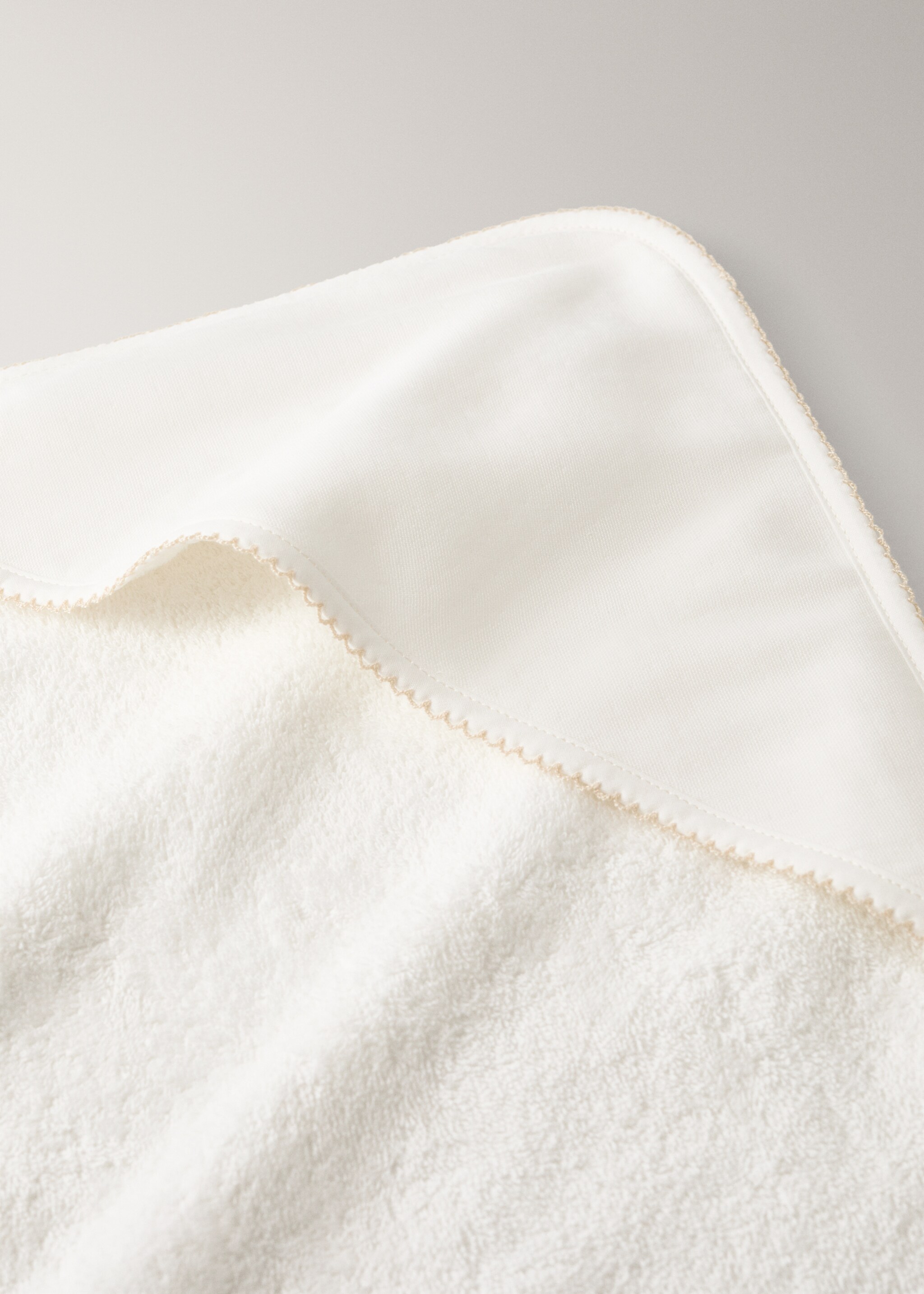 Towel ines - Details of the article 1, Medium Brown. Ref: 17021639-00.