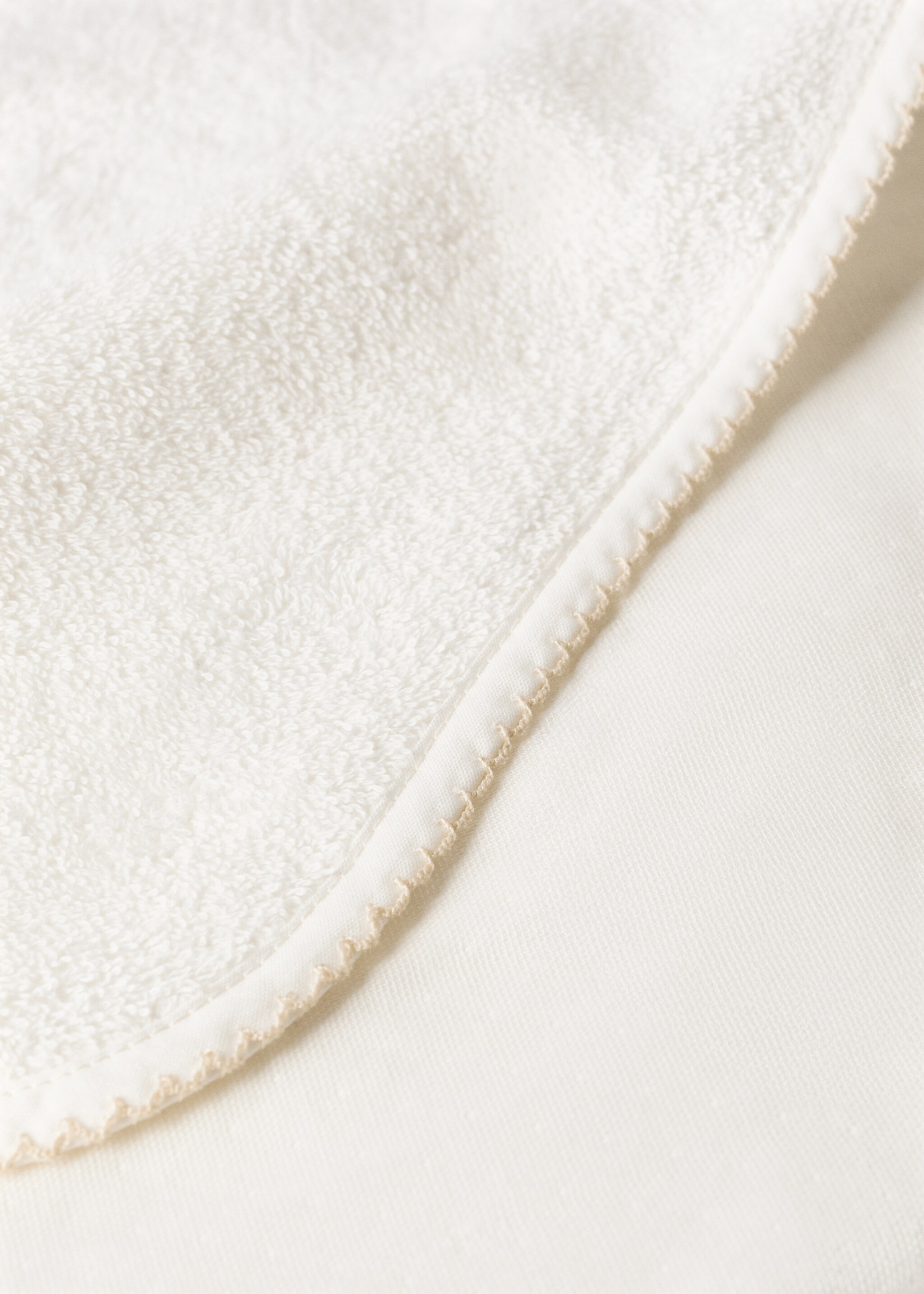 Towel ines - Details of the article 2, Medium Brown. Ref: 17021639-00.