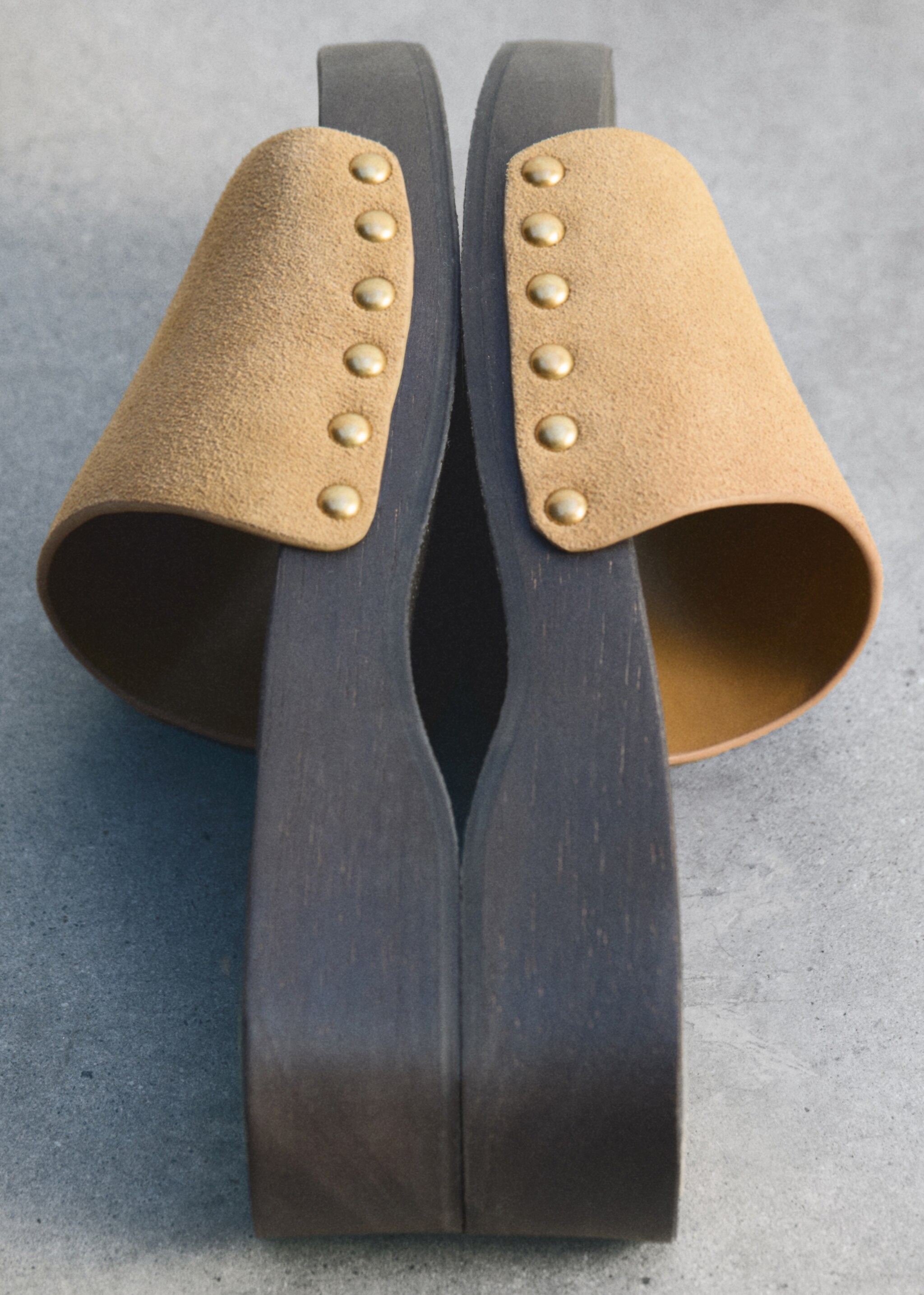 Suede sandal with wooden sole - Details of the article 6