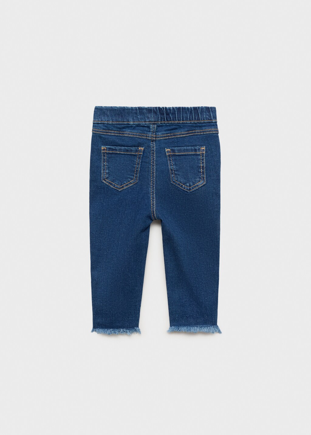 Skinny jeans with frayed hem