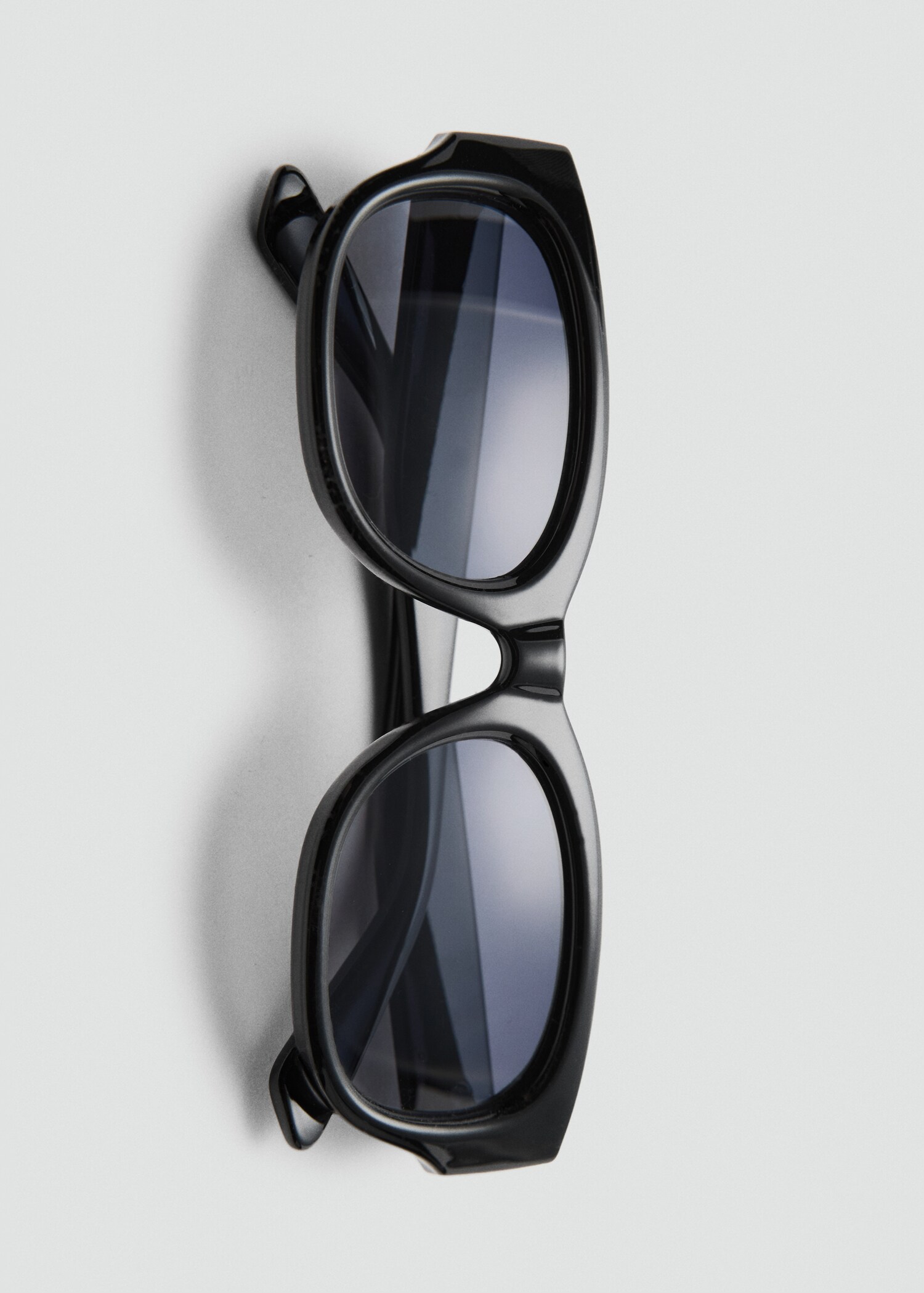 Resin frame sunglasses - Details of the article 2