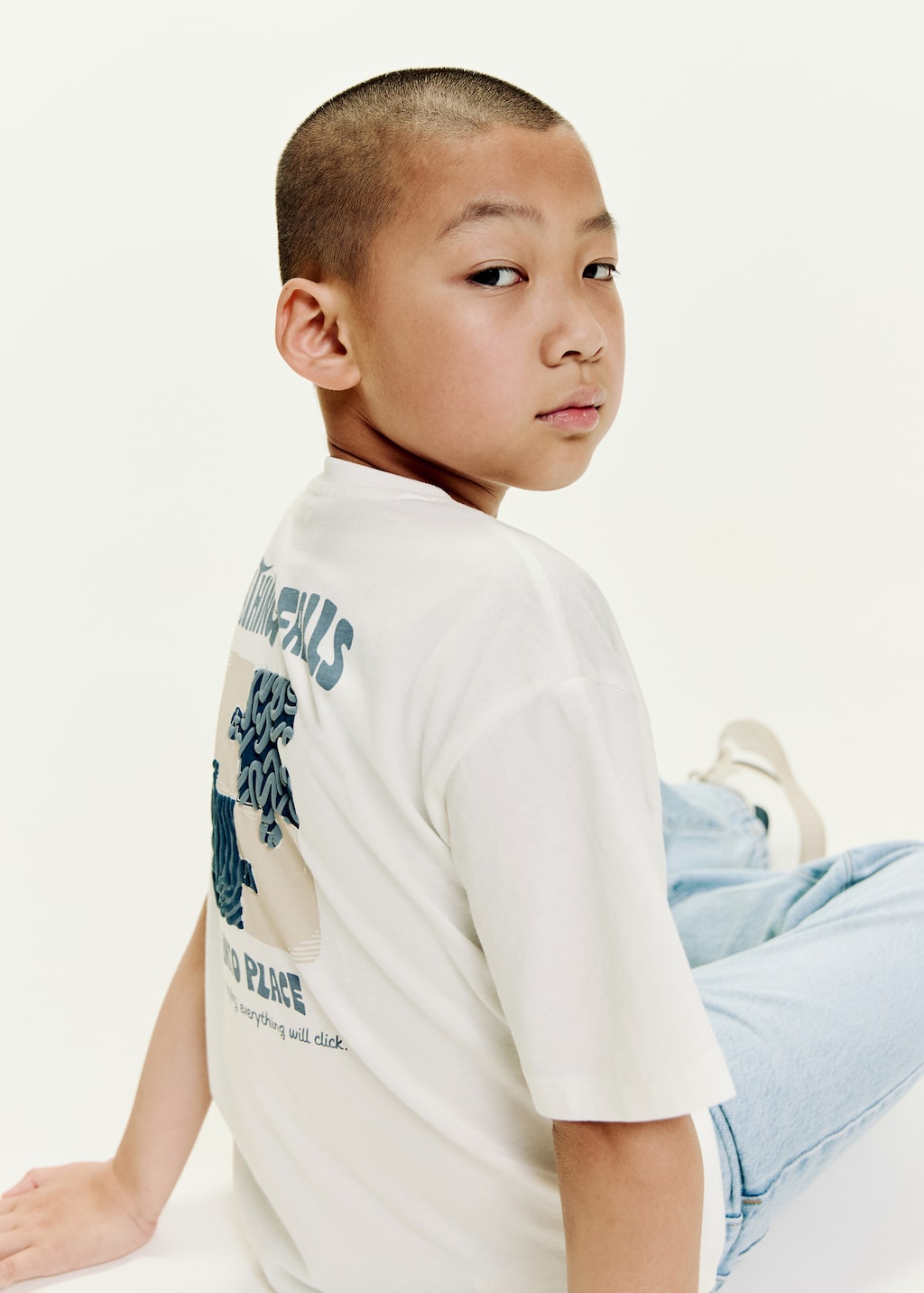 Textured embroidered t-shirt