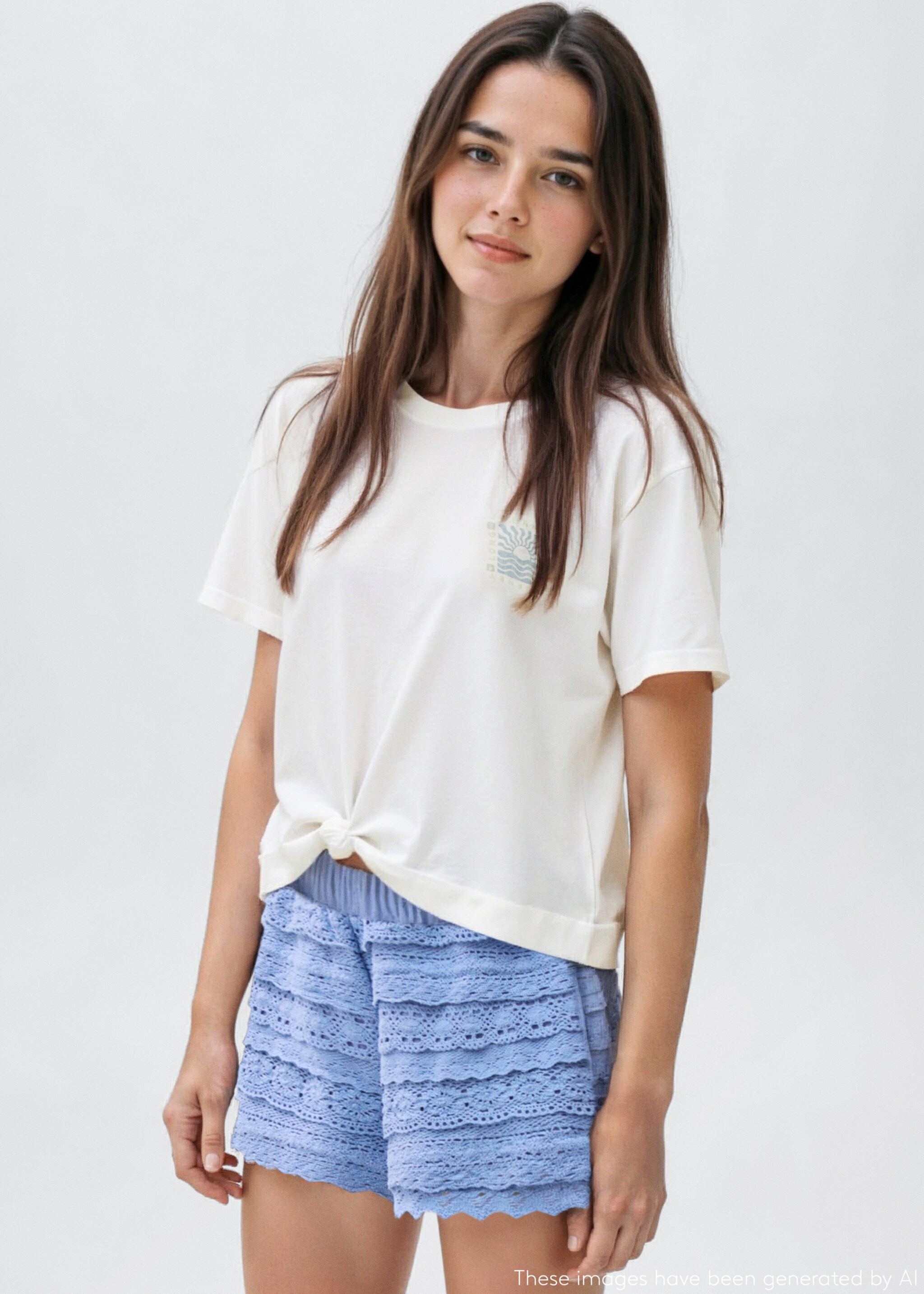 T-shirt cropped com nó - Plano médio