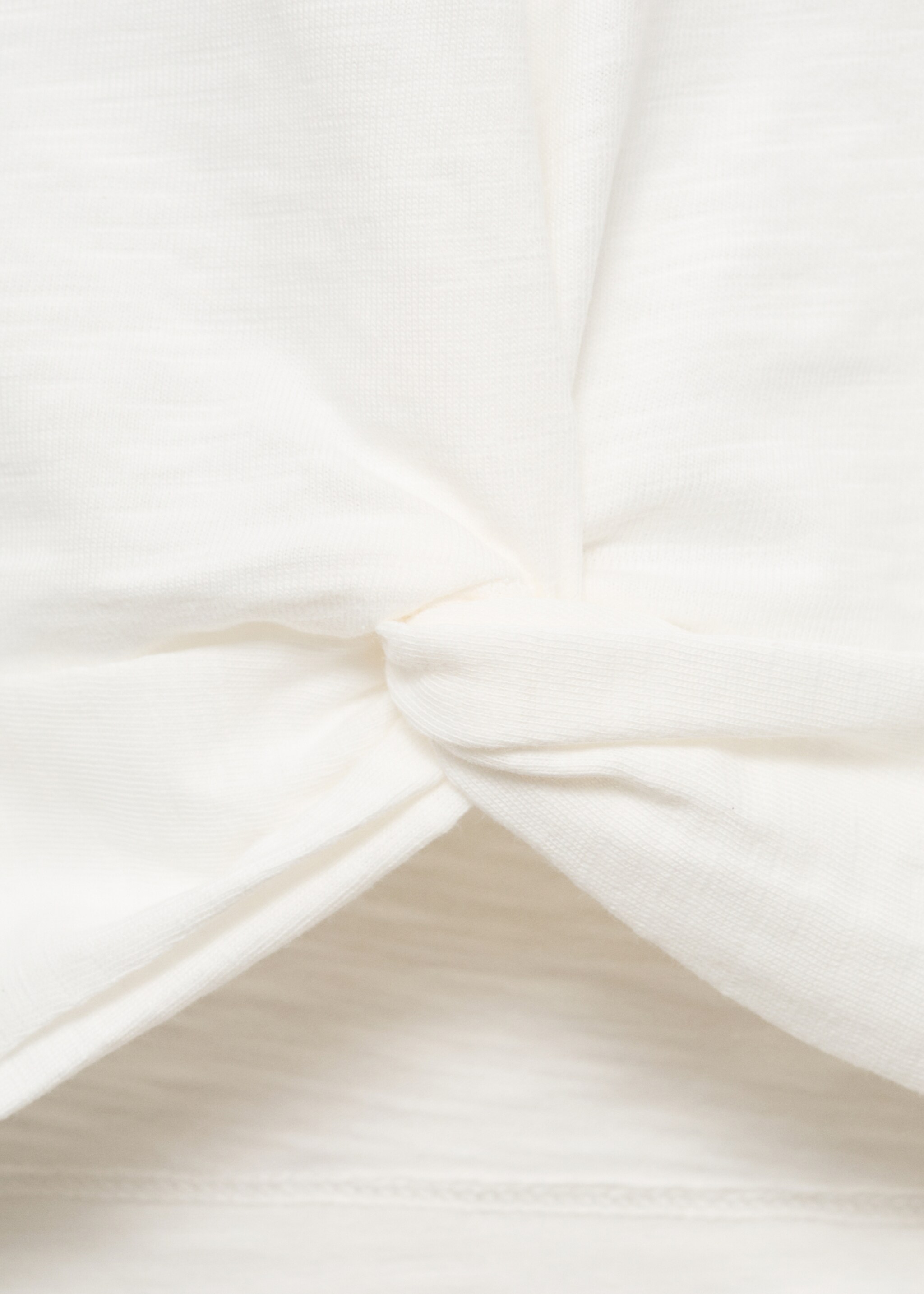 T-shirt cropped com nó - Pormenor do artigo 0