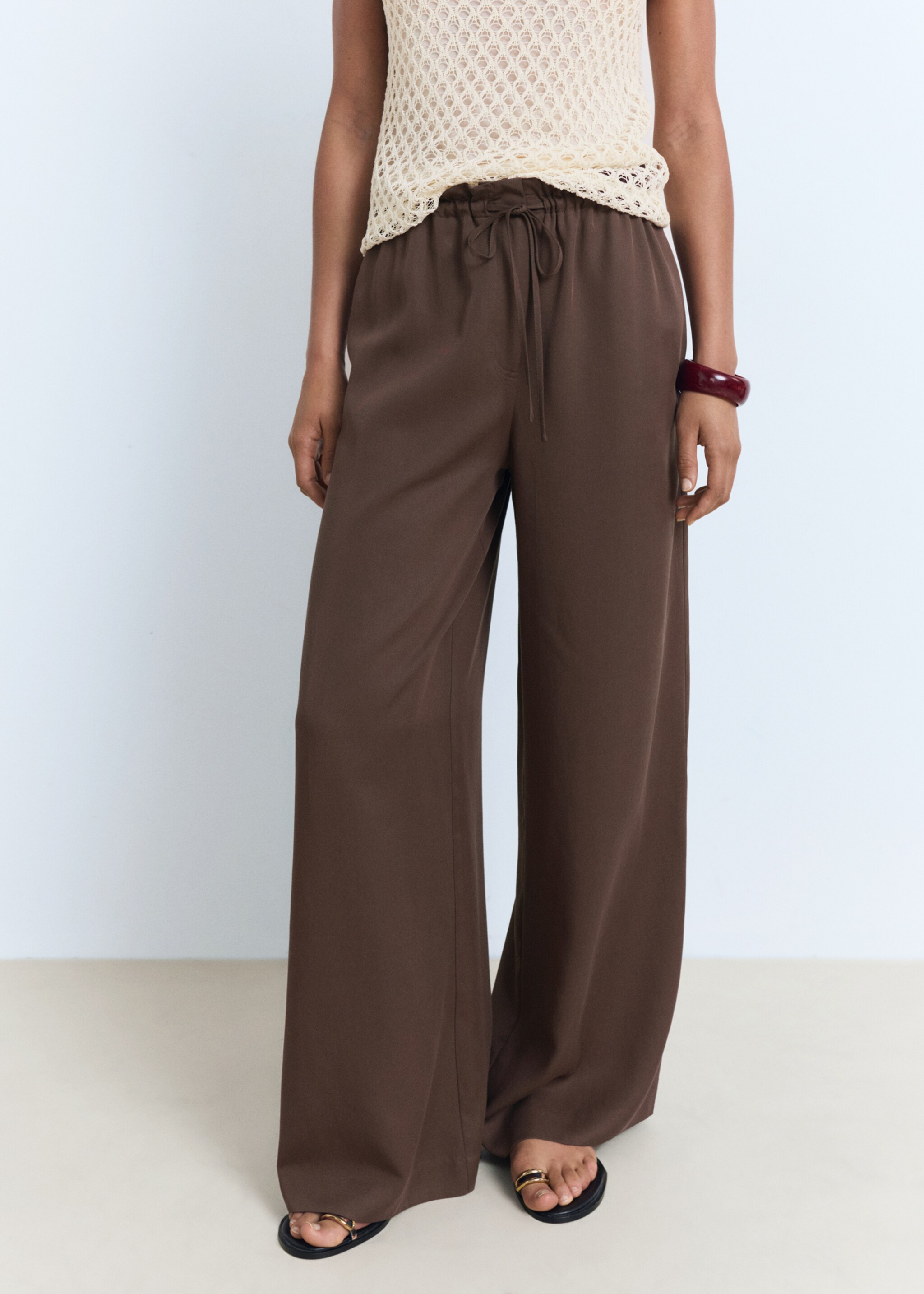 Pantalón lyocell wideleg lazo - Plano medio