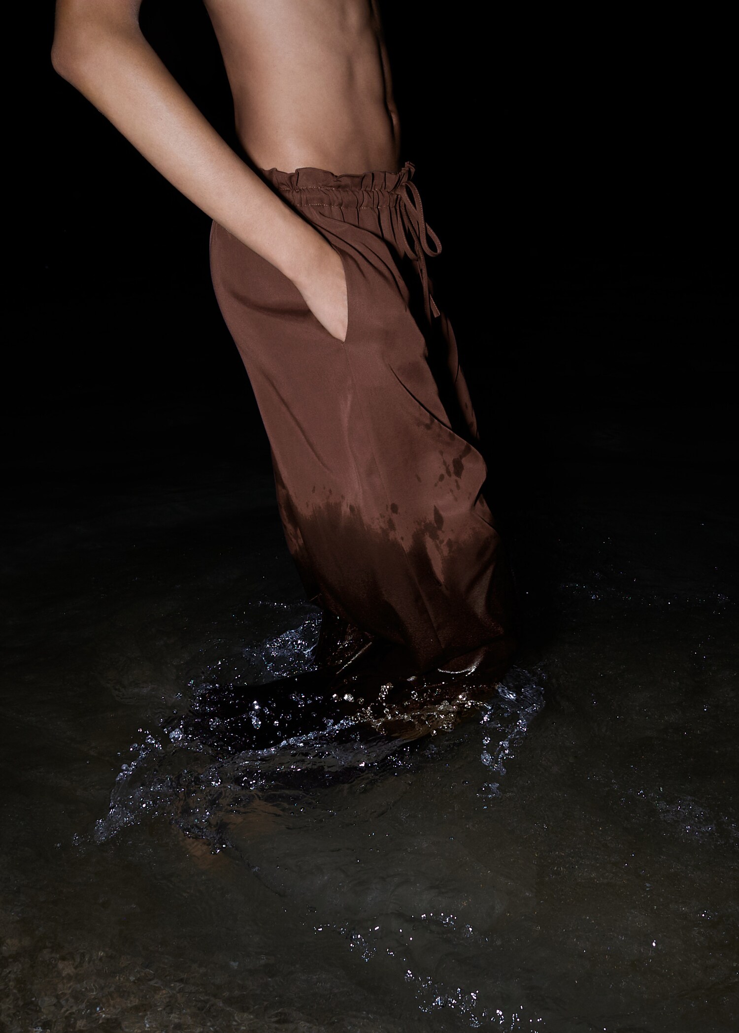 Lyocell wide leg trousers with drawstring - Details of the article 7