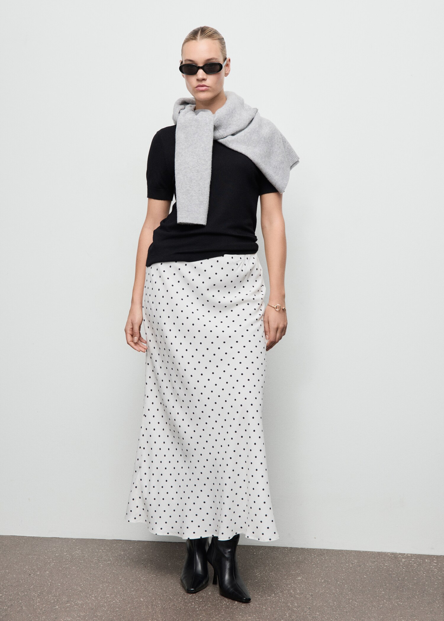 Long polka-dot skirt - Details of the article 3