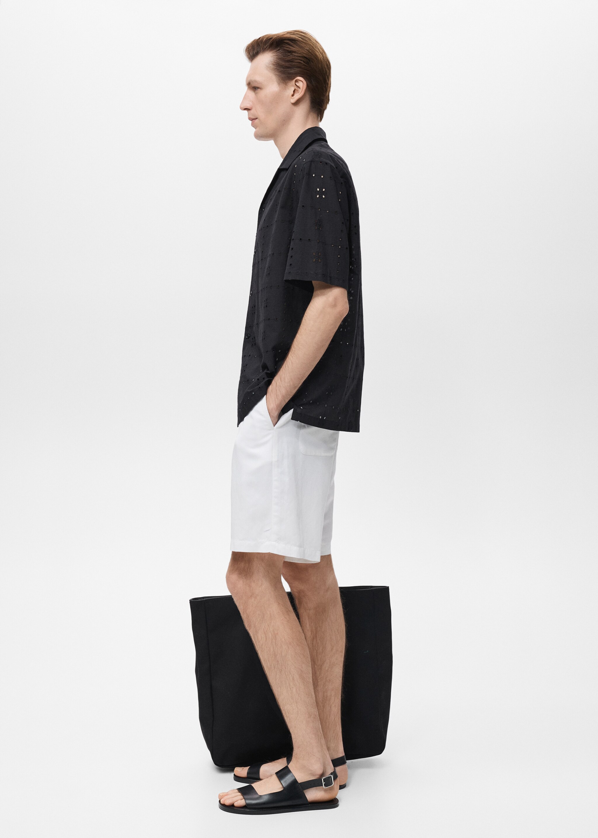 Camisa com bordados recortados - Pormenor do artigo 2