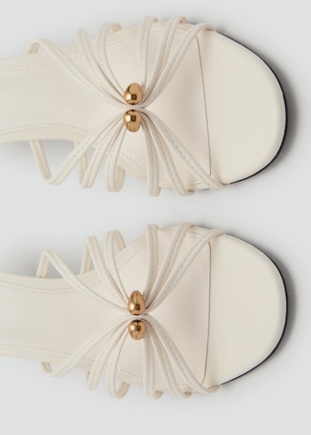 Kitten heel sandal with metallic detail