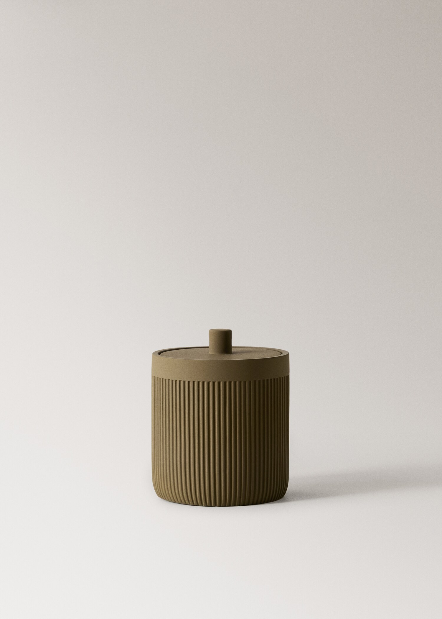 Resin bathroom jar with lid - Article without model