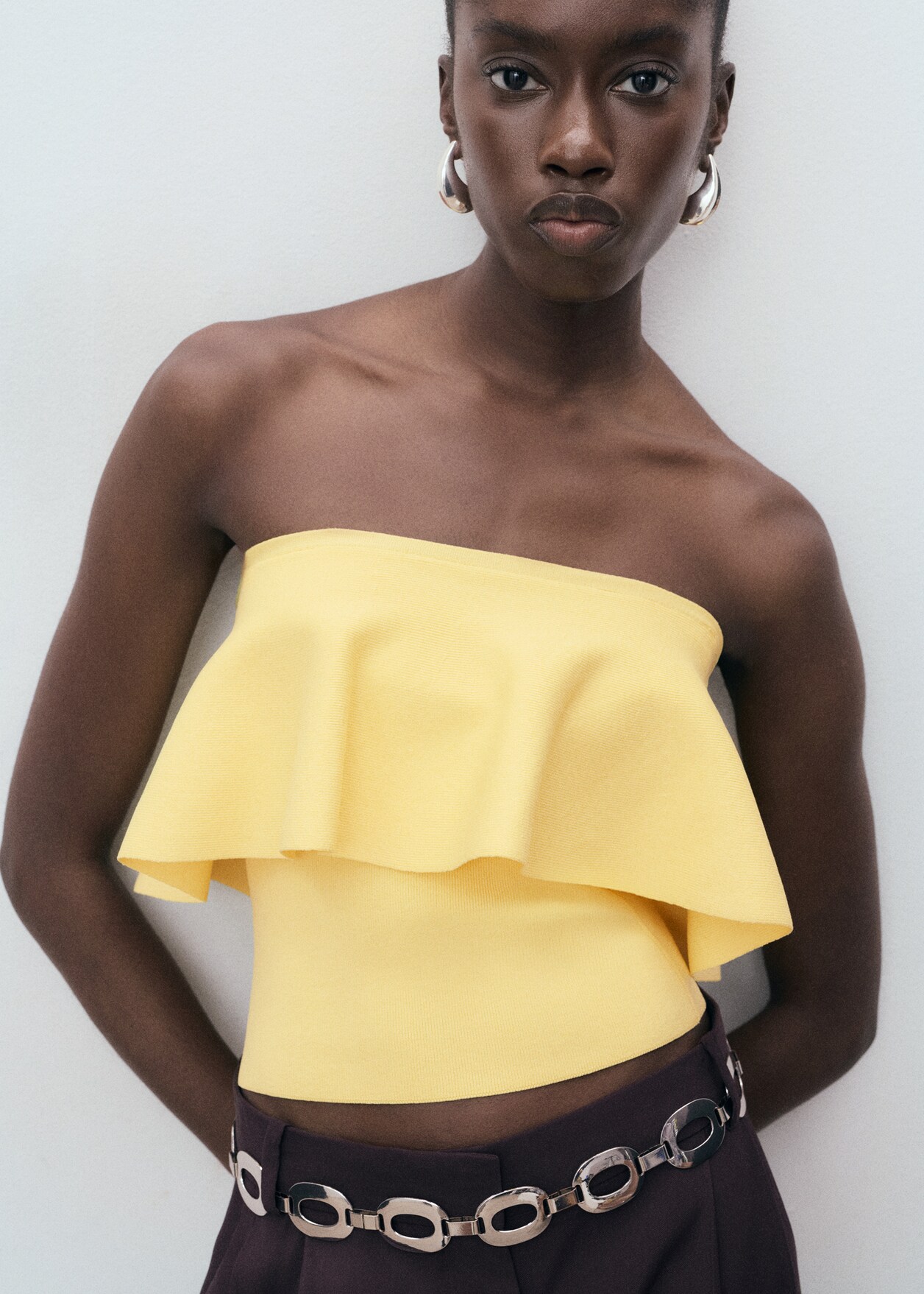 Maxi-ruffle strapless top - Women | MANGO USA