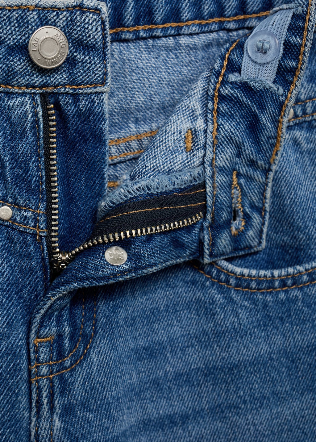 Wide leg jeans with studs