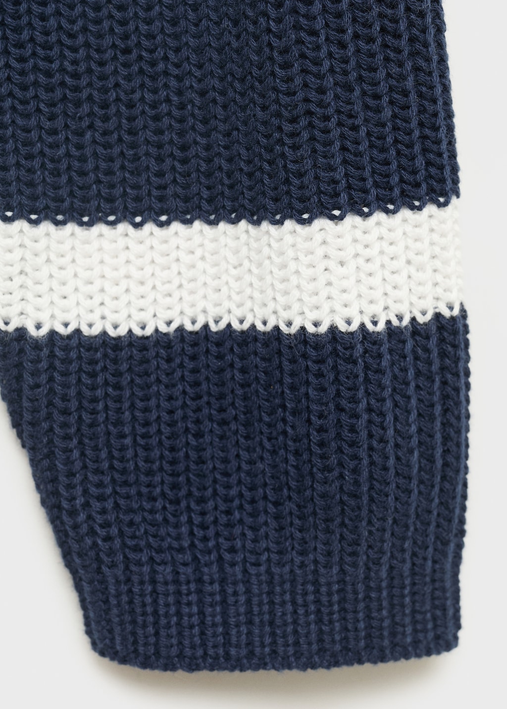 Knitted sweater with perkins neck