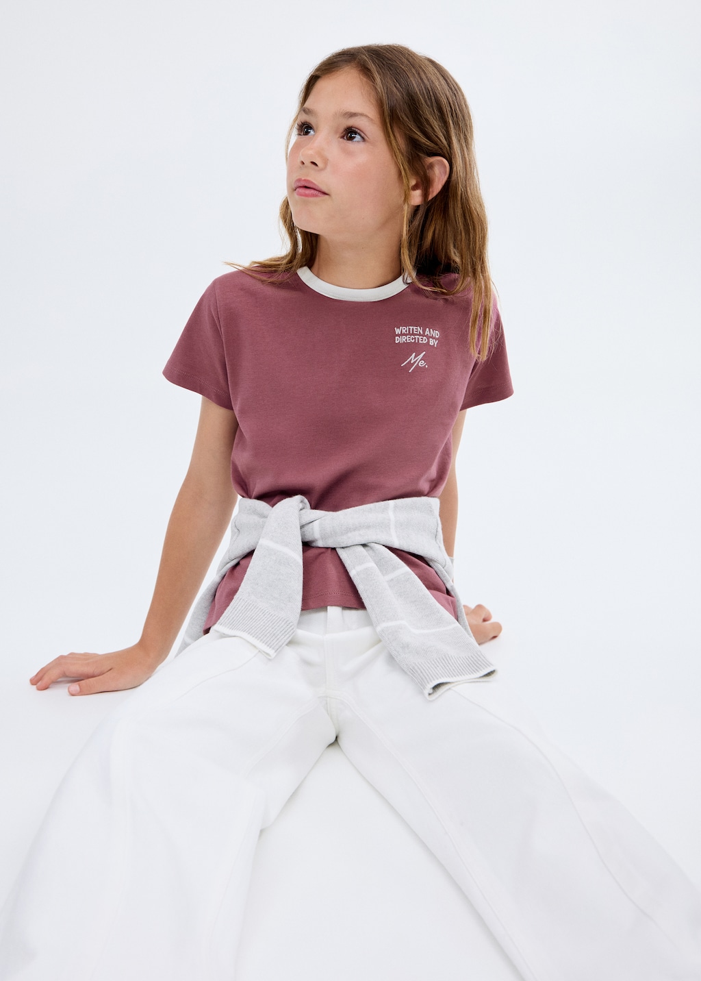 T-shirt with embroidered contrasting collar