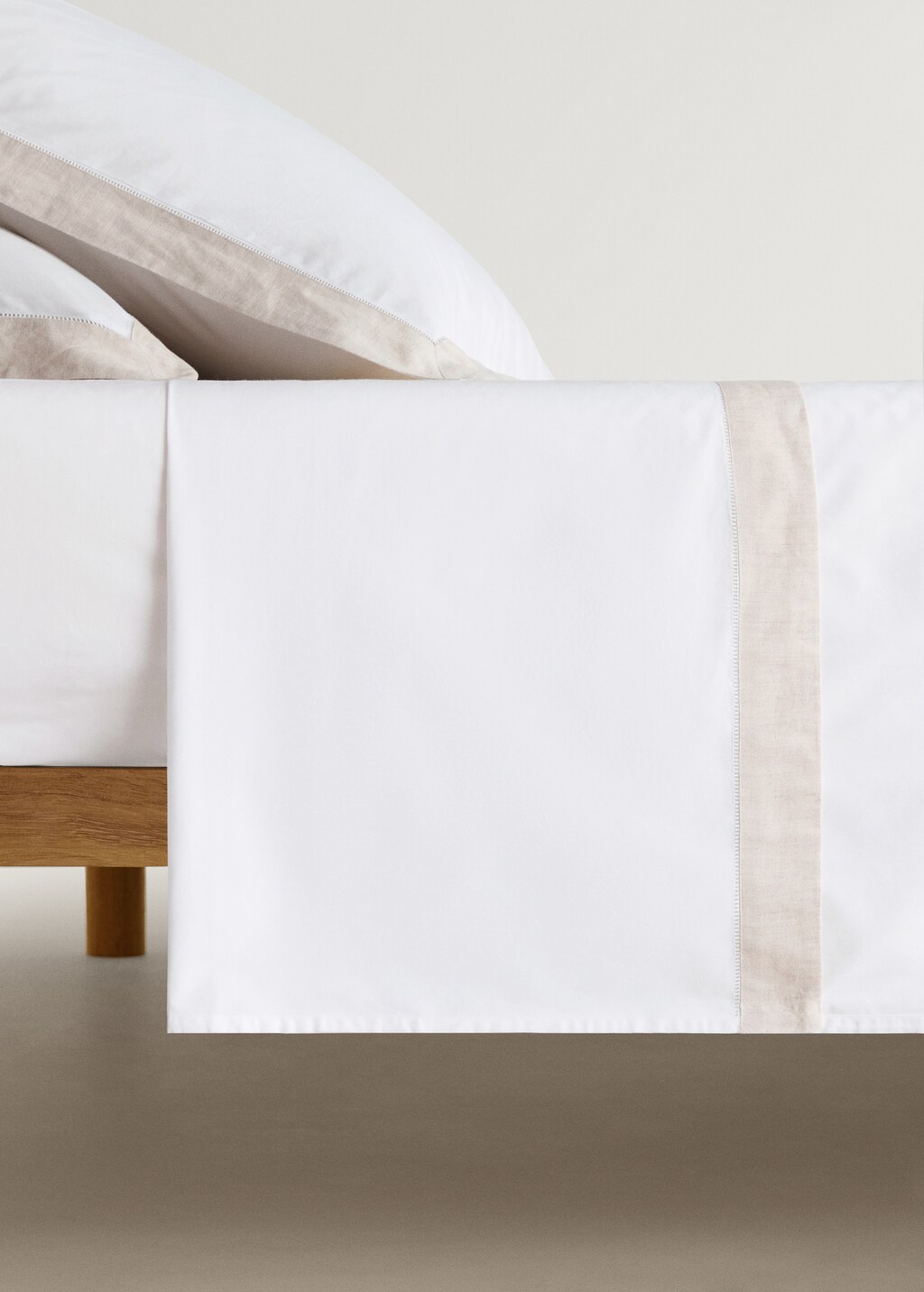 Cotton percale top sheet with linen trim for 135/140 cm bed