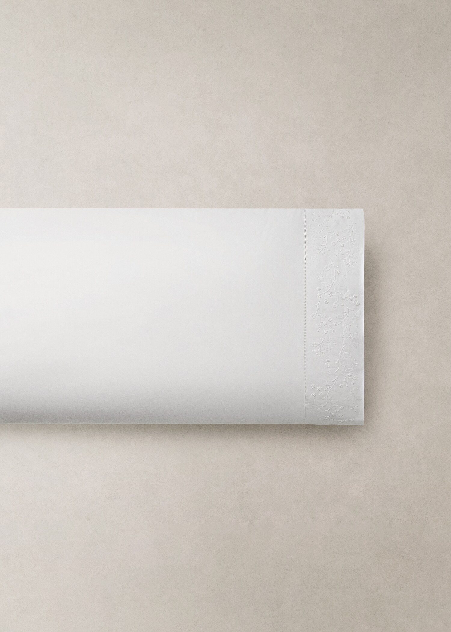 Cotton percale pillowcase with embroidered flowers 45x110 cm - Details of the article 7