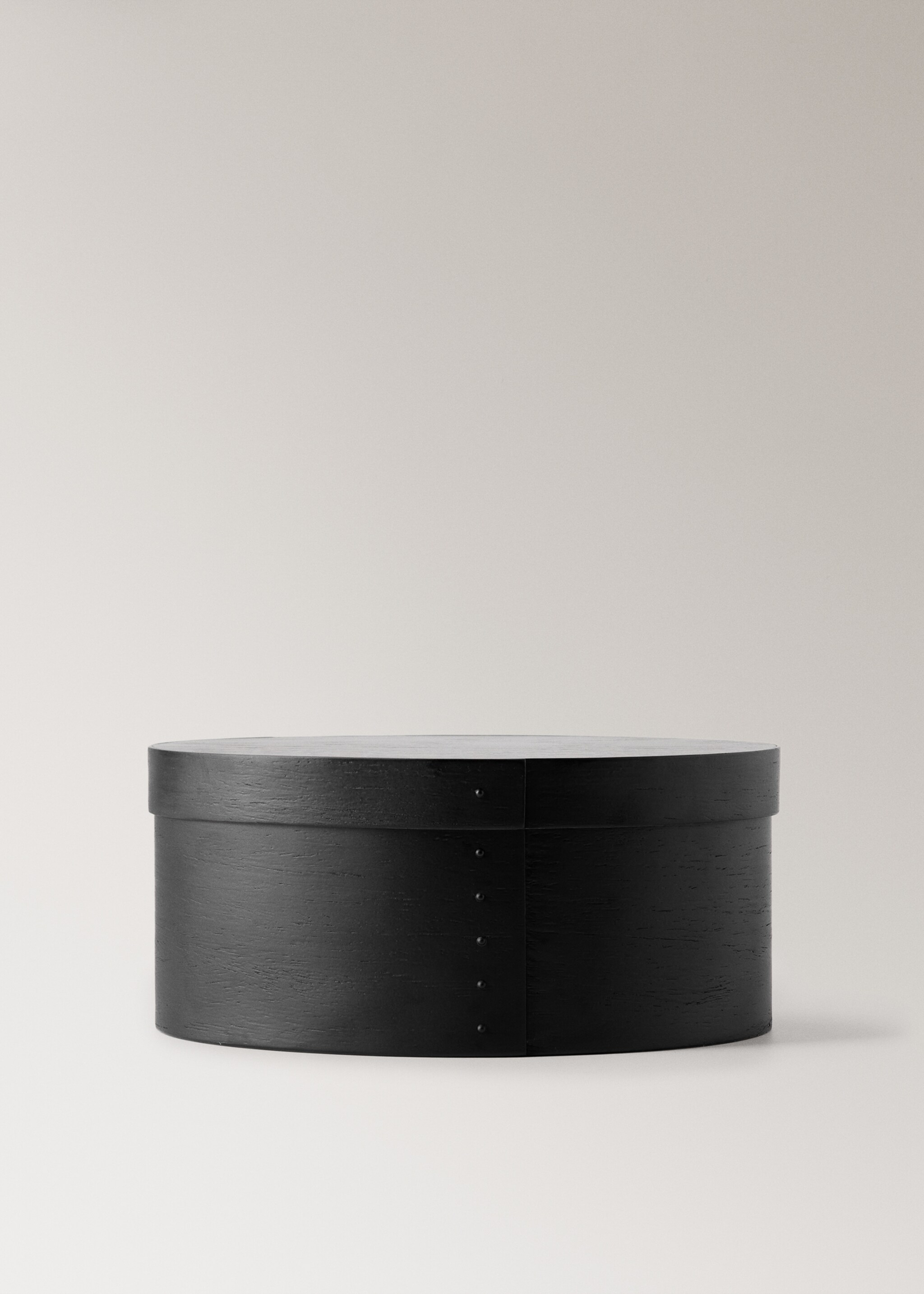 Mittelgroße ovale Holzkiste - Artikel ohne Model, Schwarz. Ref: 17023314-00.