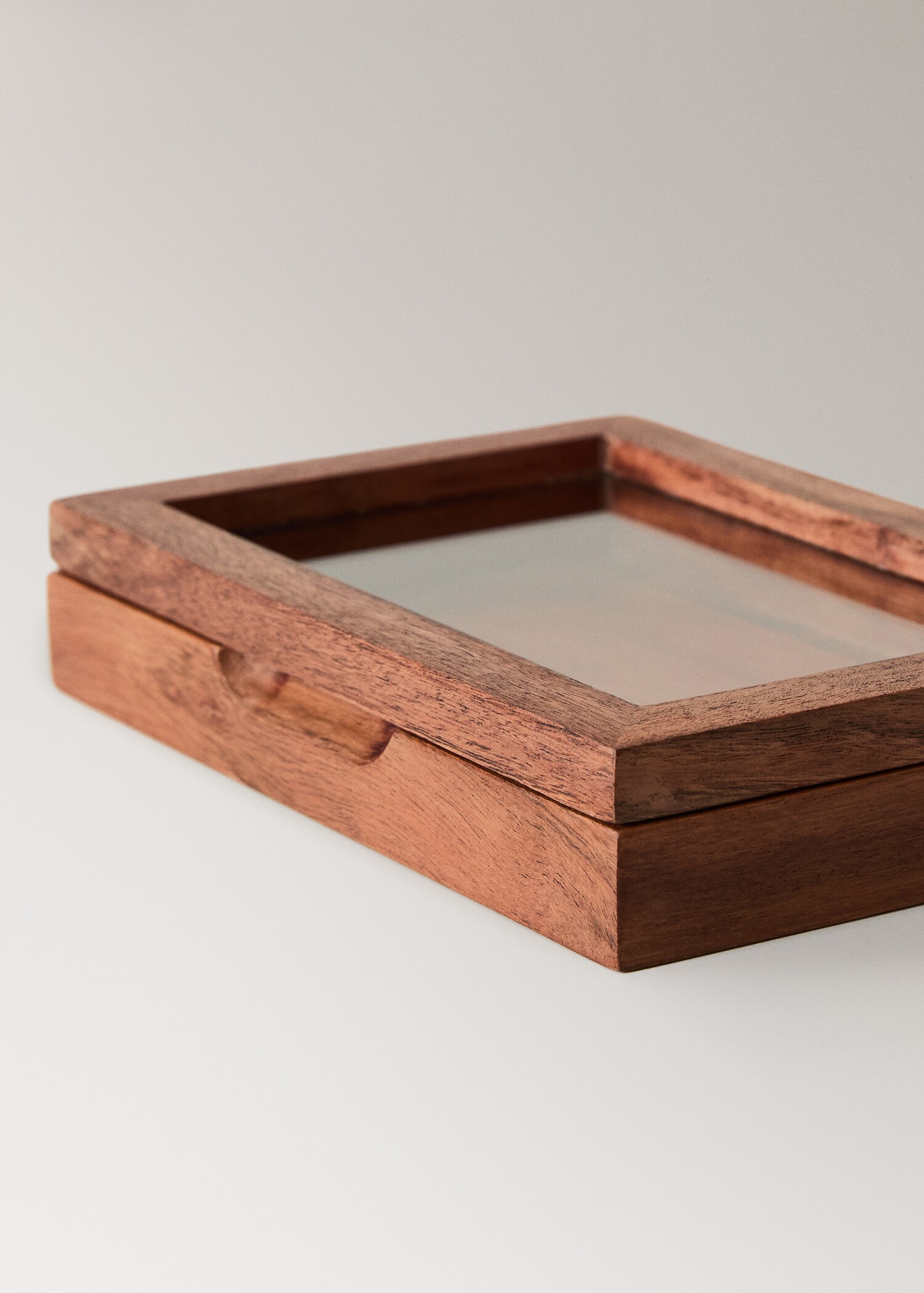 Boîte à bijoux vintage en bois massif sculpté – style scandinave années 60 - Ameublement Boîte à bijoux vintage en bois massif sculpté – style scandinave années 60 - Ameublement