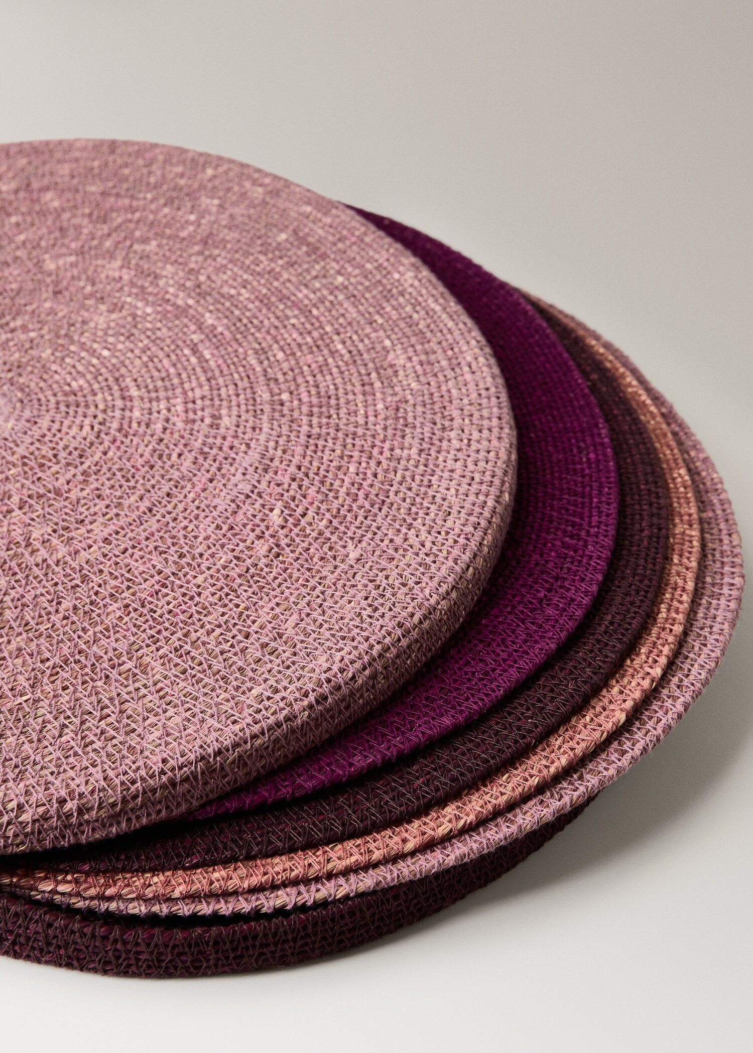 Seagrass placemats in various colours - Details of the article 3