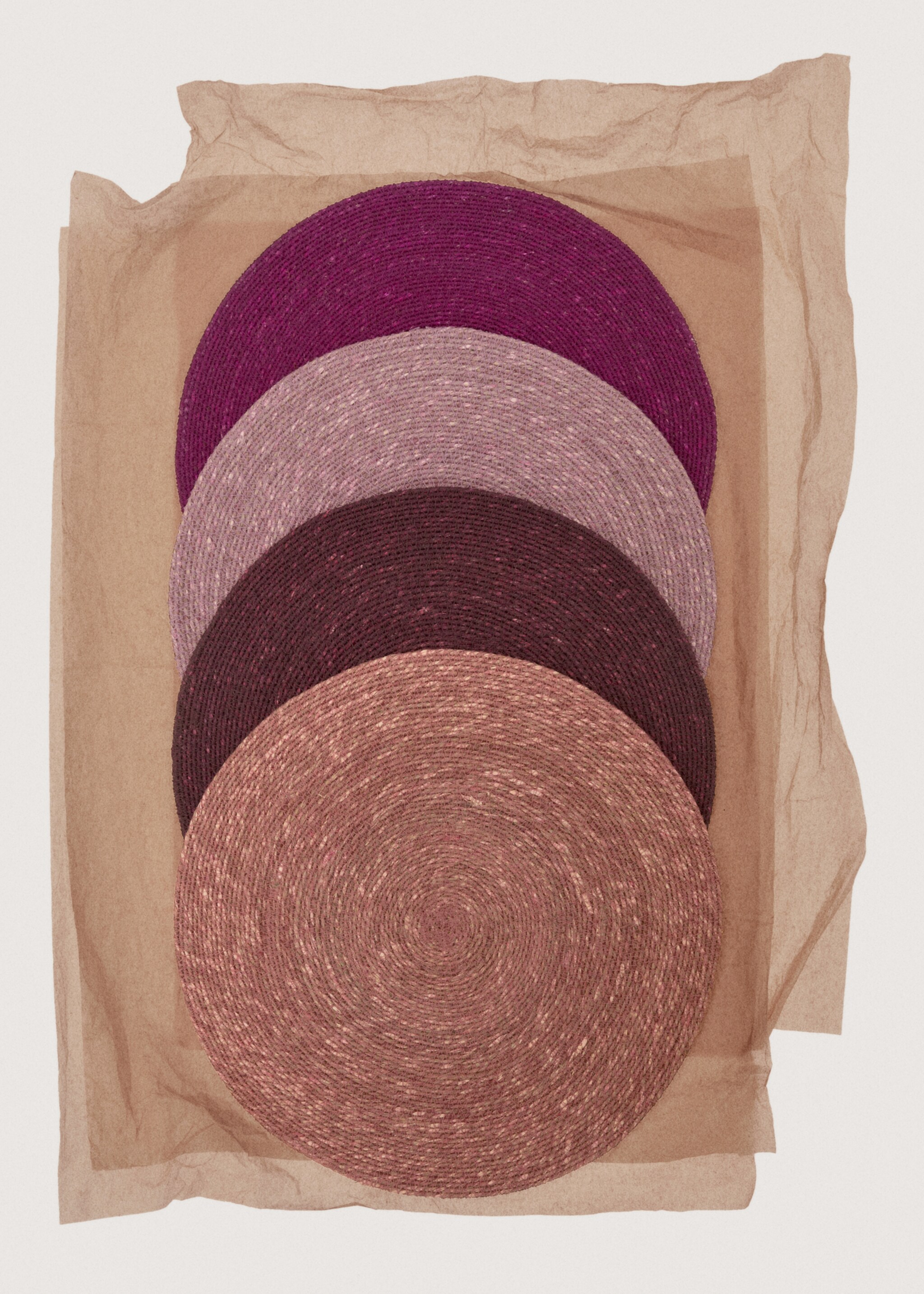 Seagrass placemats in assorted colours with box - Details of the article 7, Plum. Ref: 17023323-00.