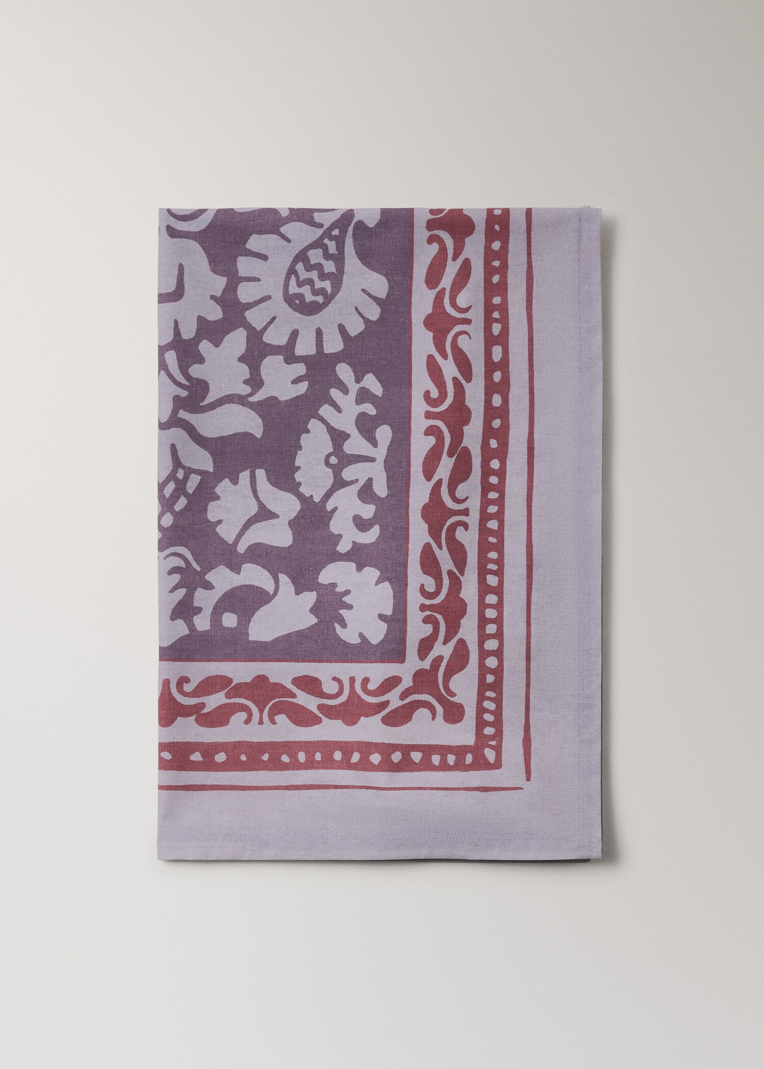Printed canvas tablecloth 4 to 6 diners - Article without model