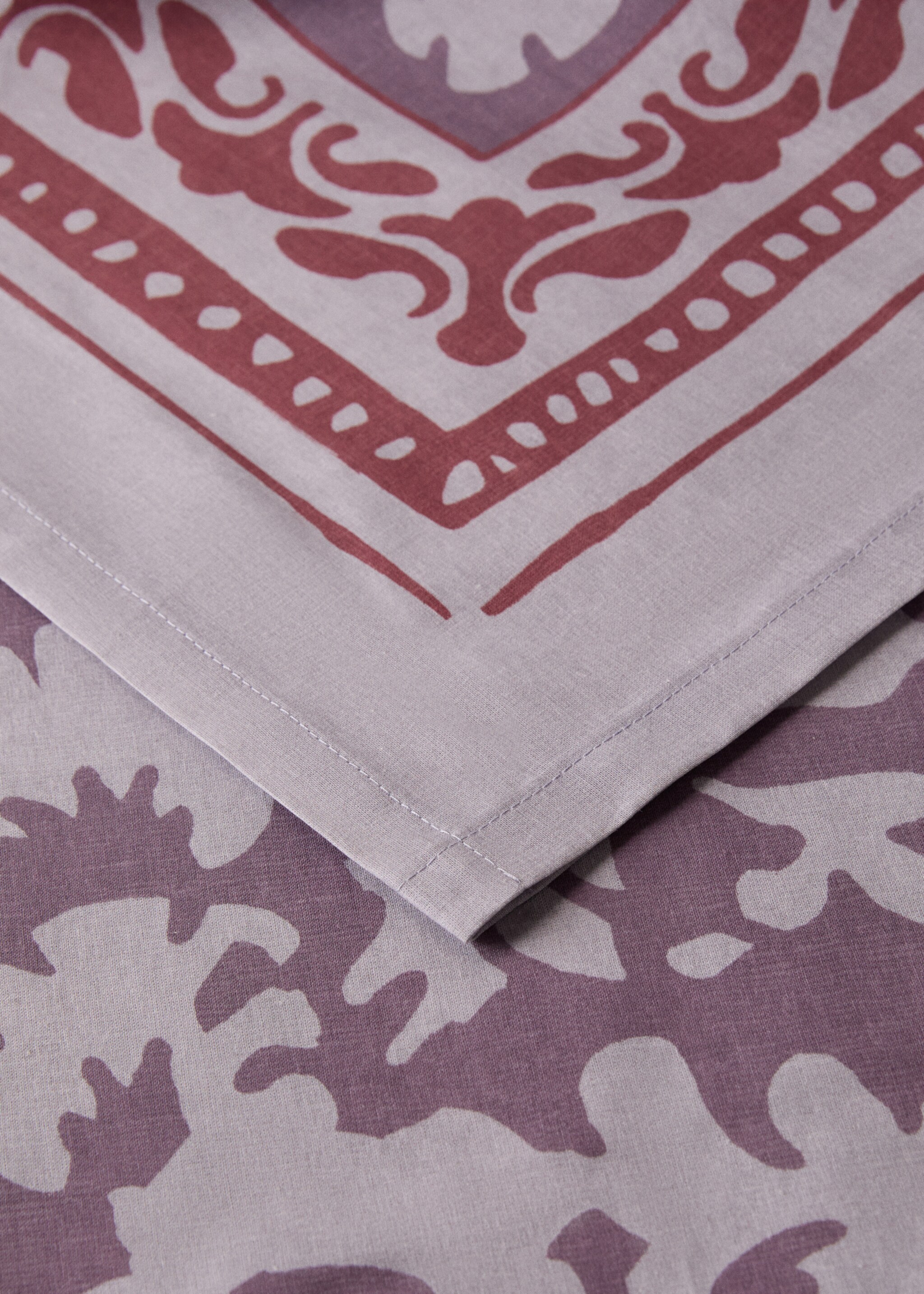 Tablecloth keramos - Details of the article 1, Plum. Ref: 17023328-00.