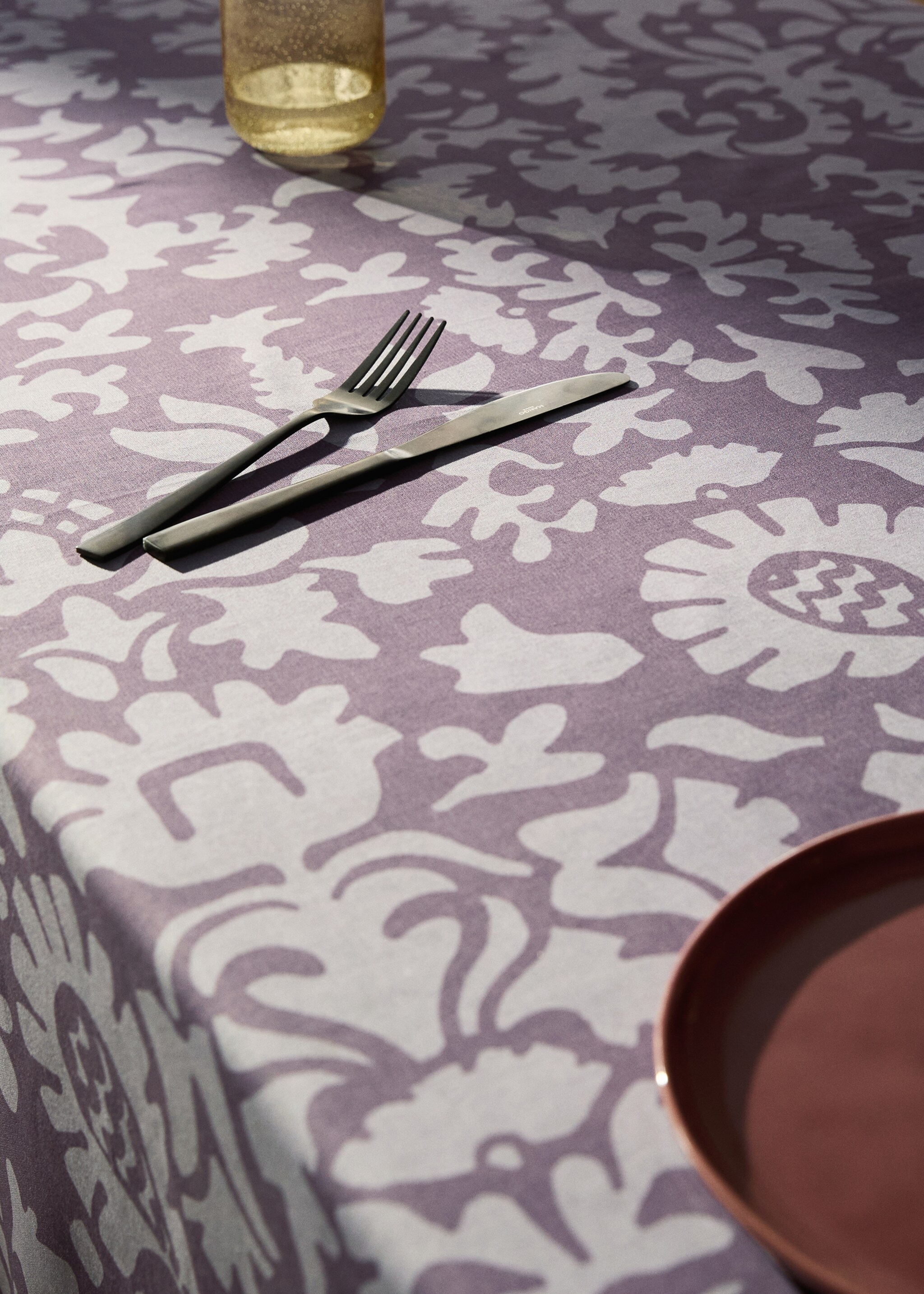 Tablecloth keramos - Details of the article 7, Plum. Ref: 17023328-00.
