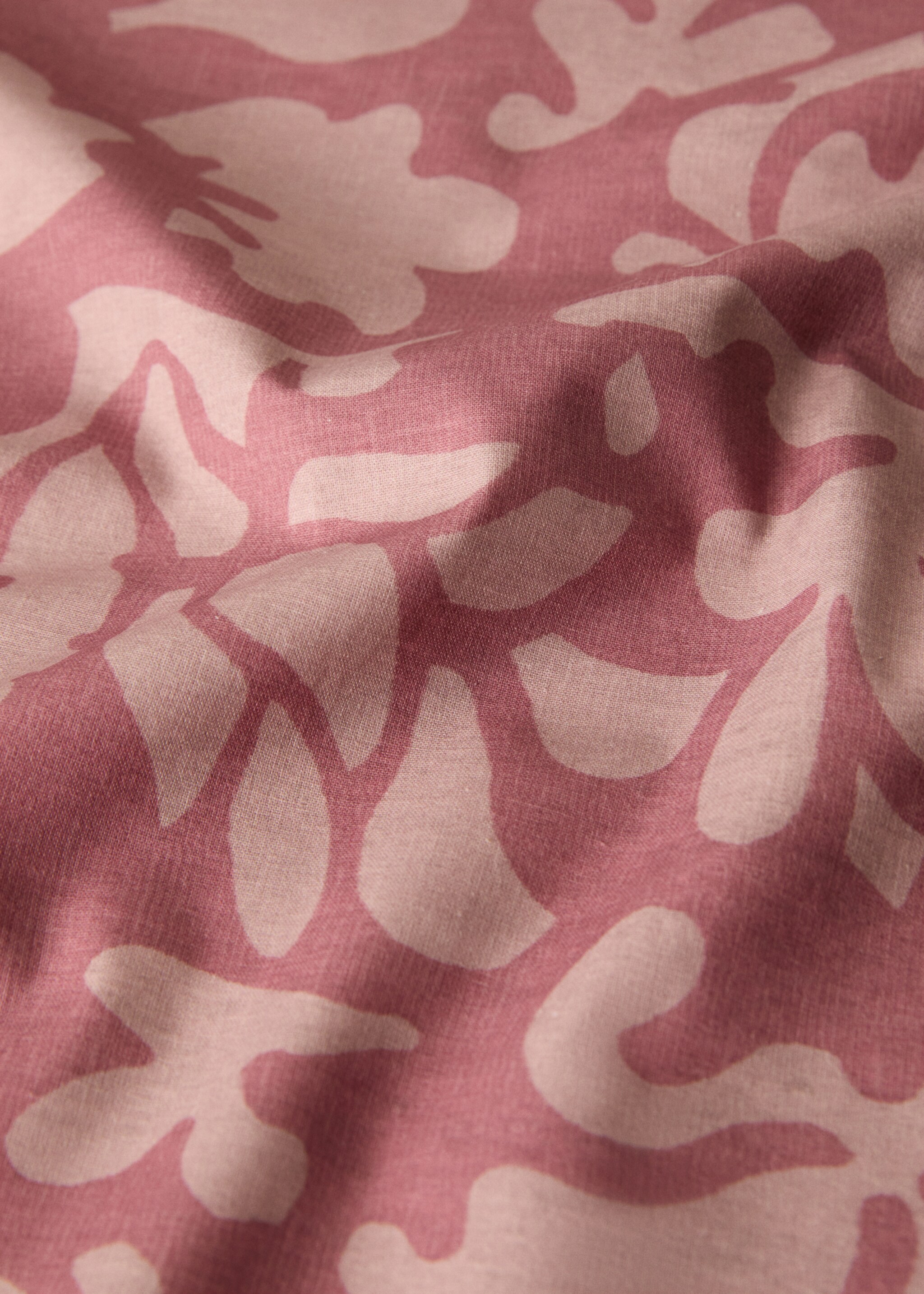 Printed canvas tablecloth 4 to 6 diners - Details of the article 2, Cherry. Ref: 17023328-00.
