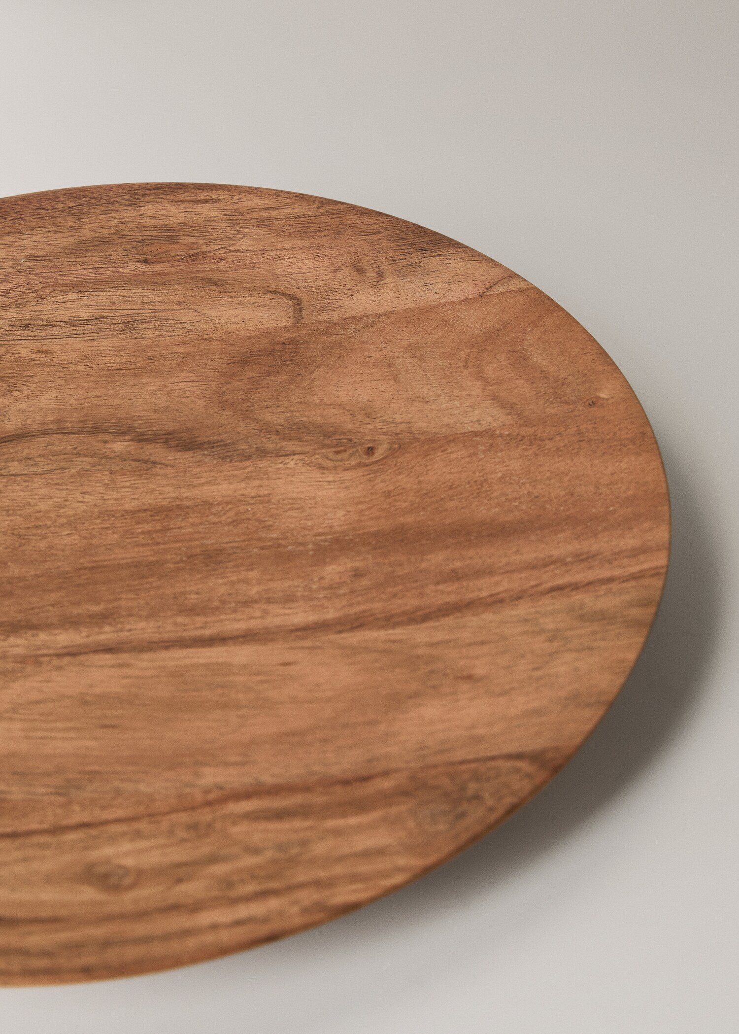 Large round wooden tray - Details of the article 1