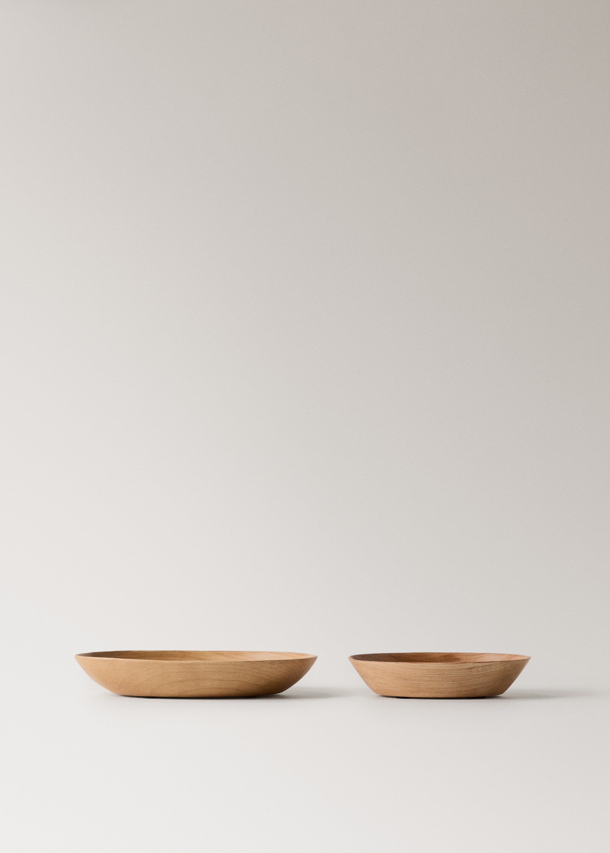 Medium wooden decorative bowl - Details of the article 3, Brown. Ref: 17023806-00.