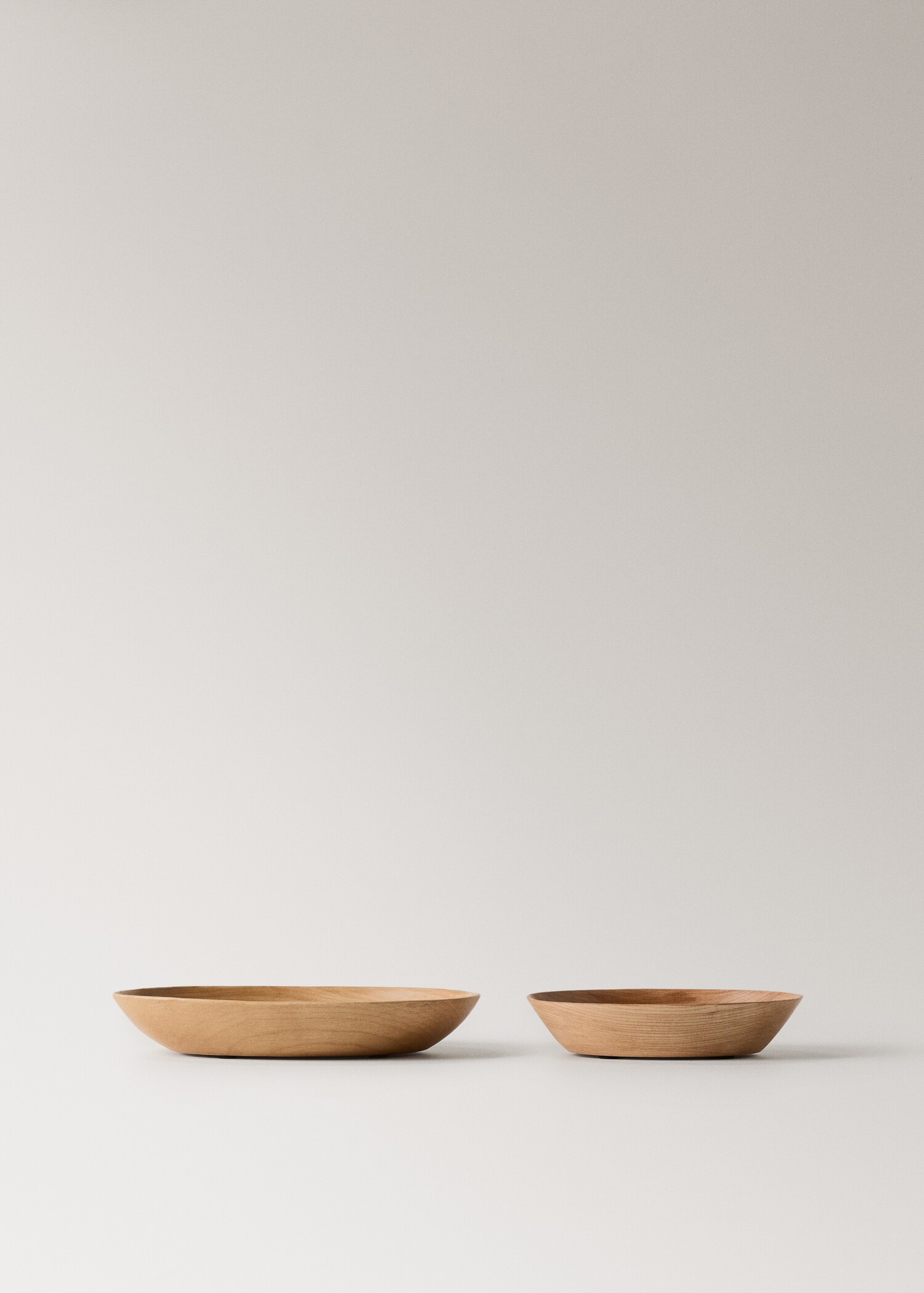 Large wooden decorative bowl - Details of the article 3