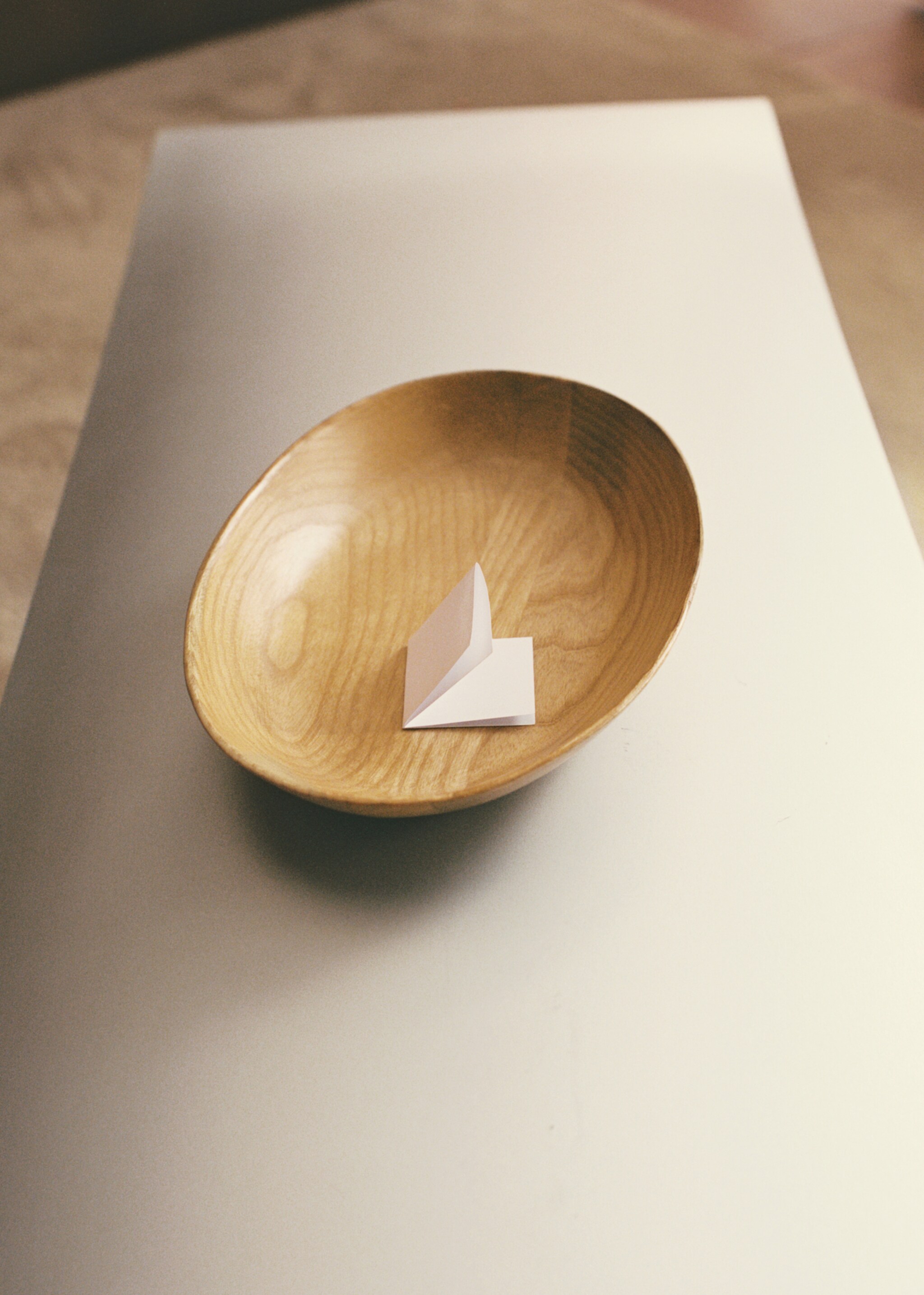 Large wooden decorative bowl - Details of the article 5, Brown. Ref: 17023807-00.