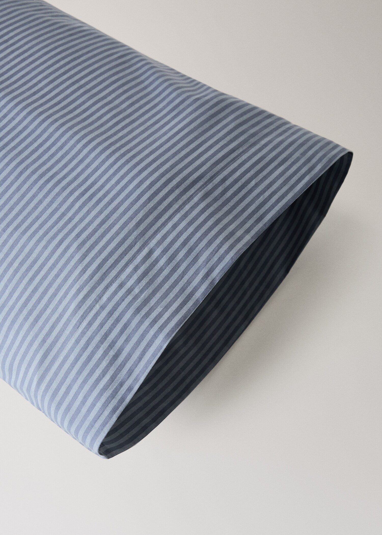 Reversible percale cotton striped pillowcase 45x110 cm - Details of the article 2