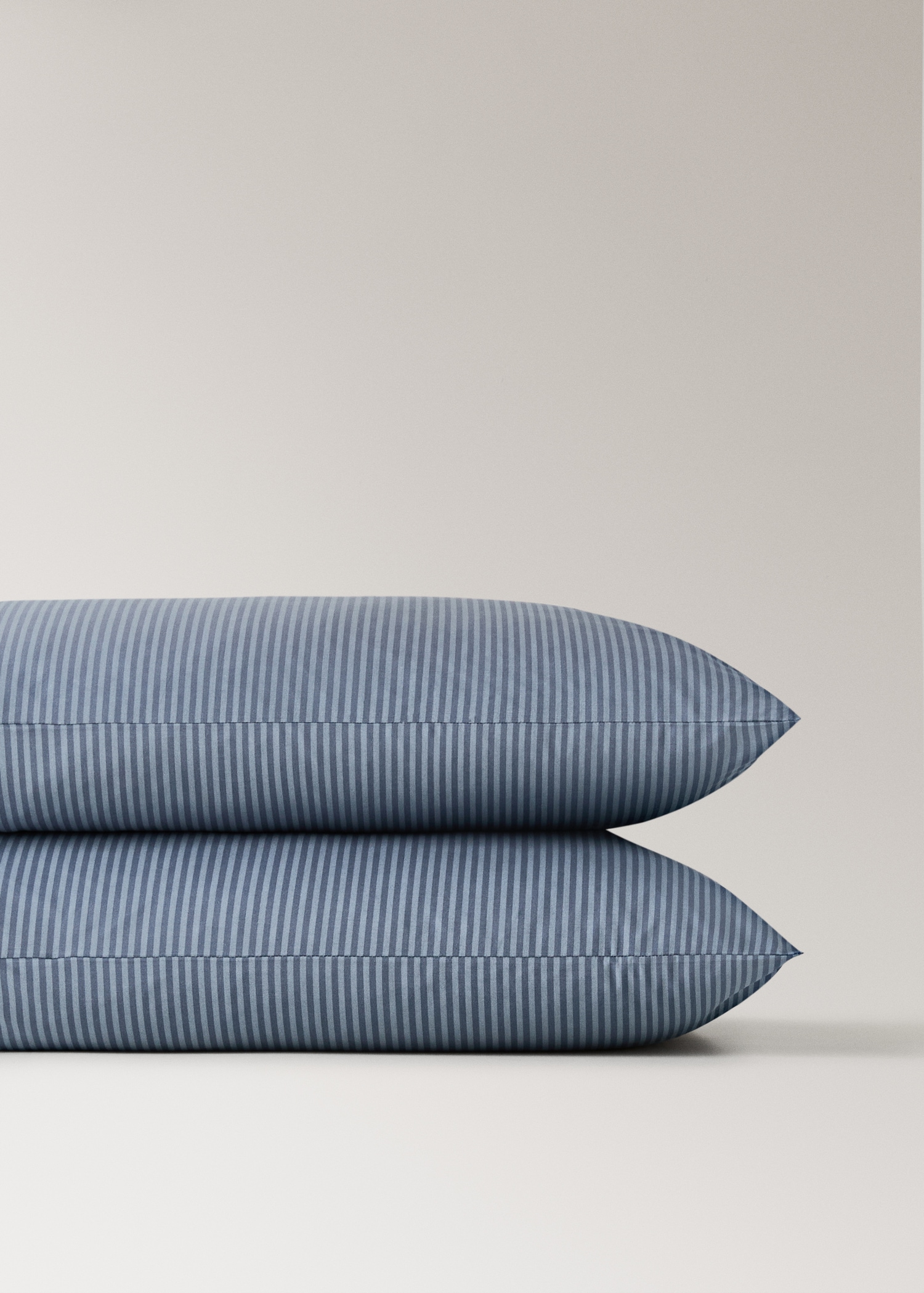 Two reversible percale cotton striped pillowcases 50x75 cm - Details of the article 1