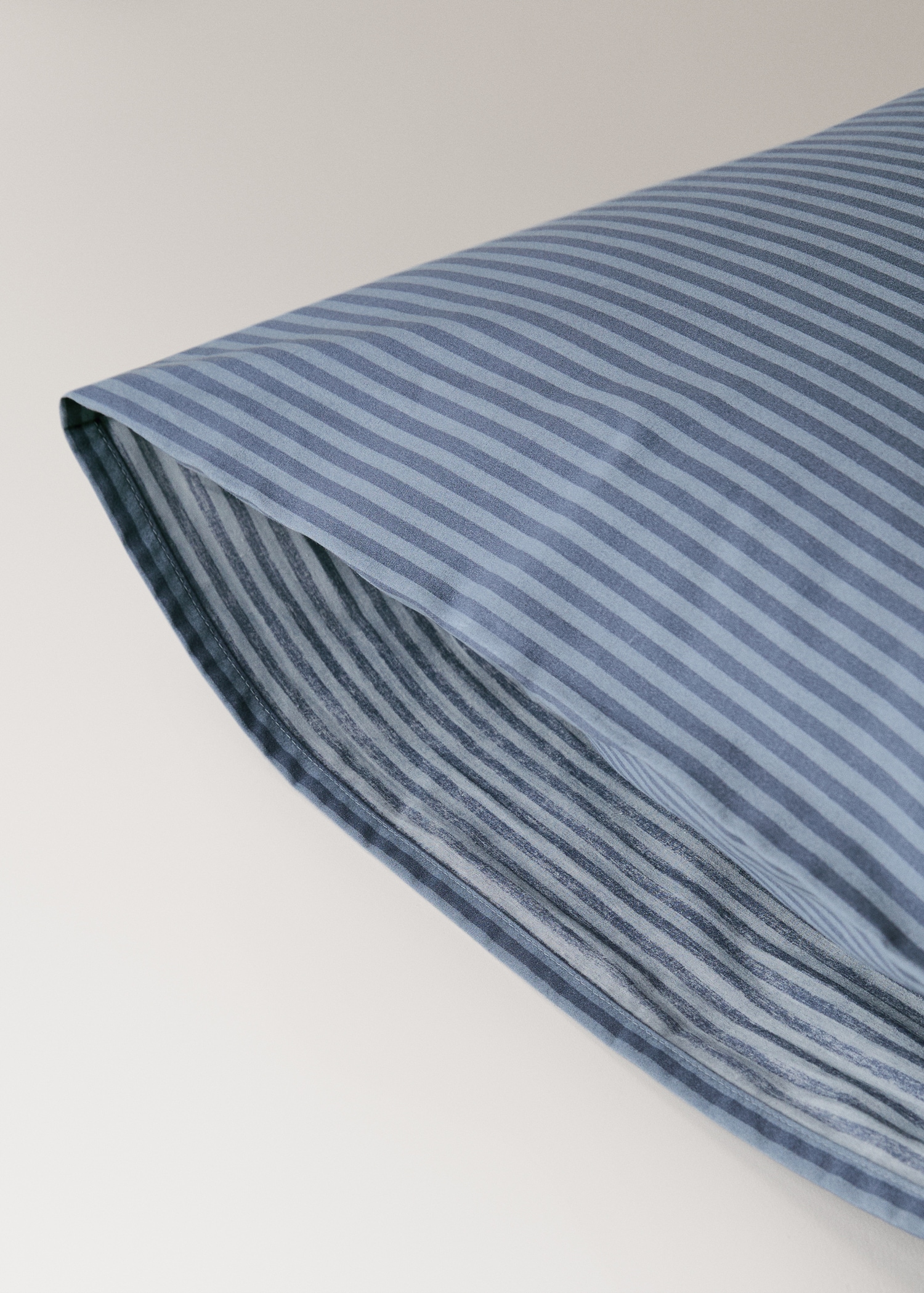 Two reversible percale cotton striped pillowcases 50x75 cm - Details of the article 3