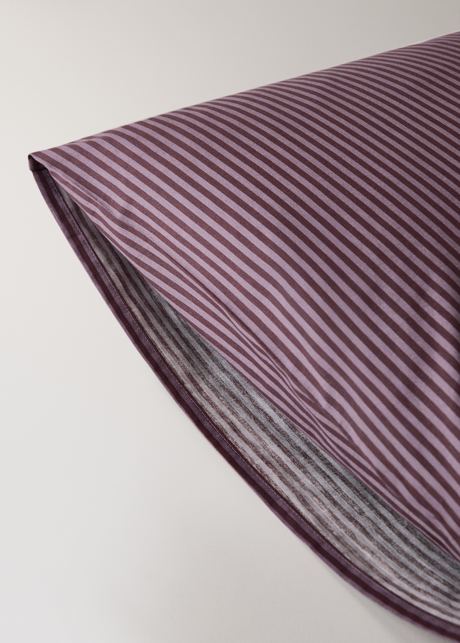 Two reversible percale cotton striped pillowcases 50x75 cm - Details of the article 3