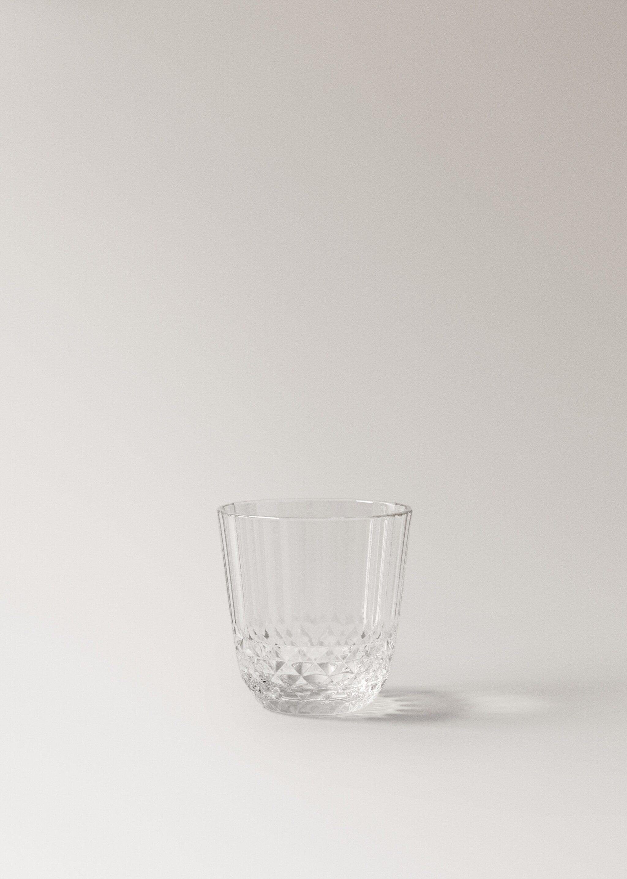 Verre à pied class - Article sans modèle, Blanc cassé. Ref: 17023831-00.