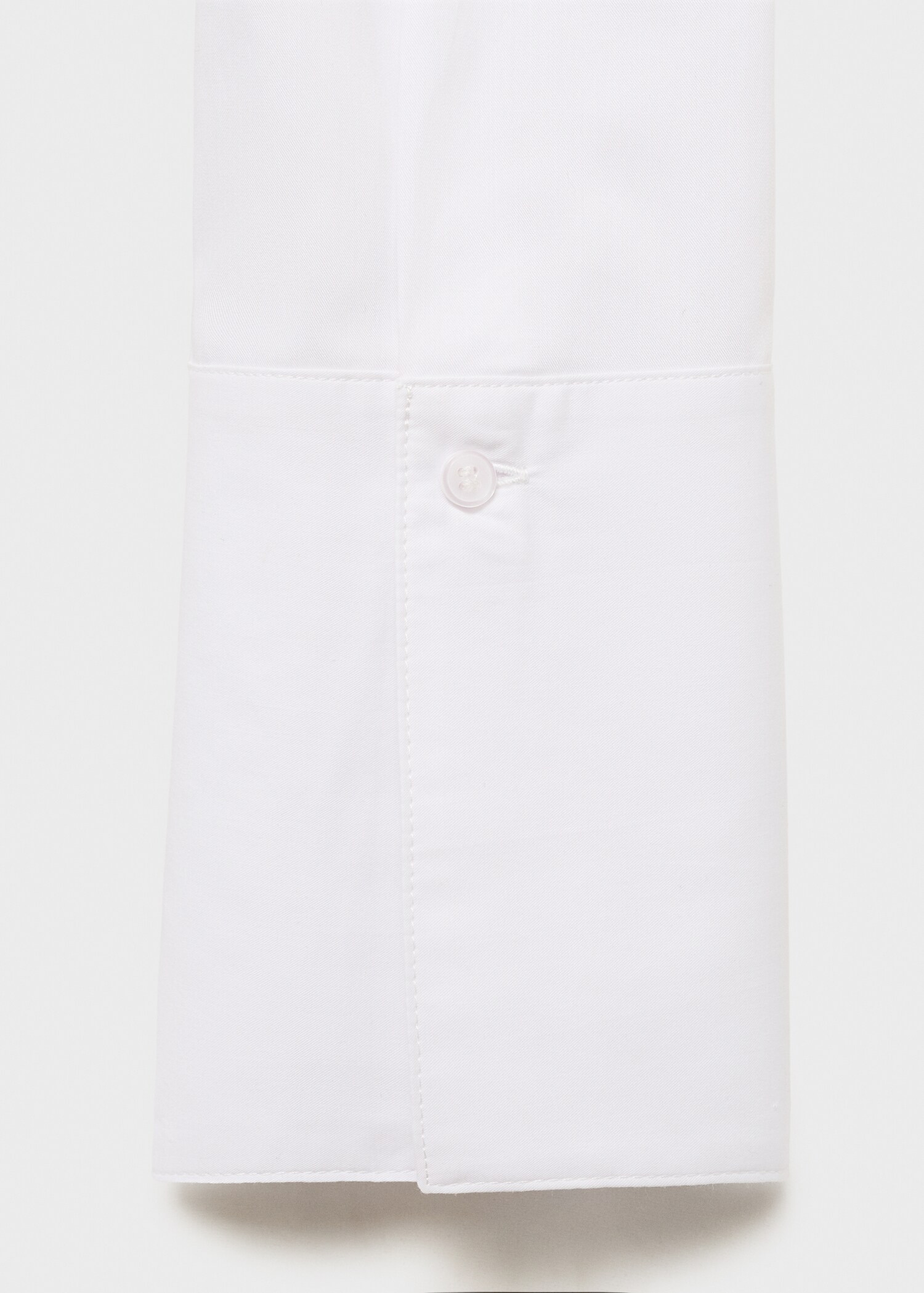 Shirt with lapels and hidden closure - Details of the article 0