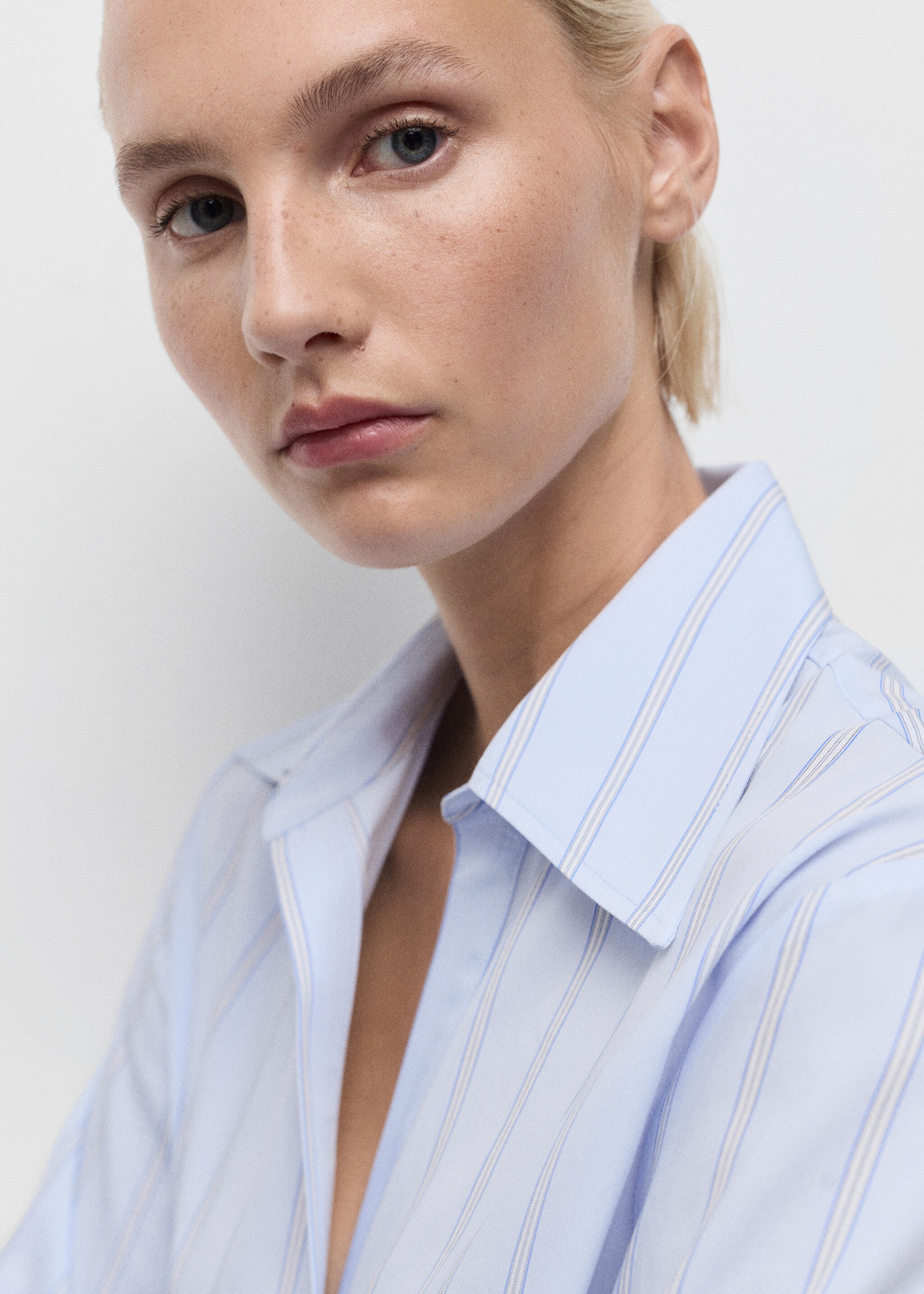 Camisa ratlles solapes - Detall de l'article 1, Blau cel. Ref: 17024081-00.